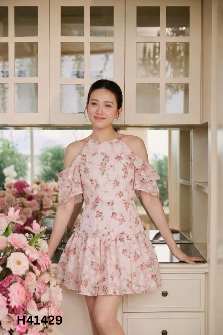 Váy hồng LIN STORE hoa cổ yếm