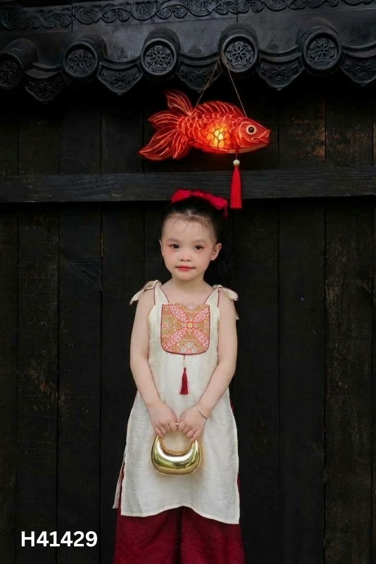 Set be dây ELI.KIDS +quần đỏ