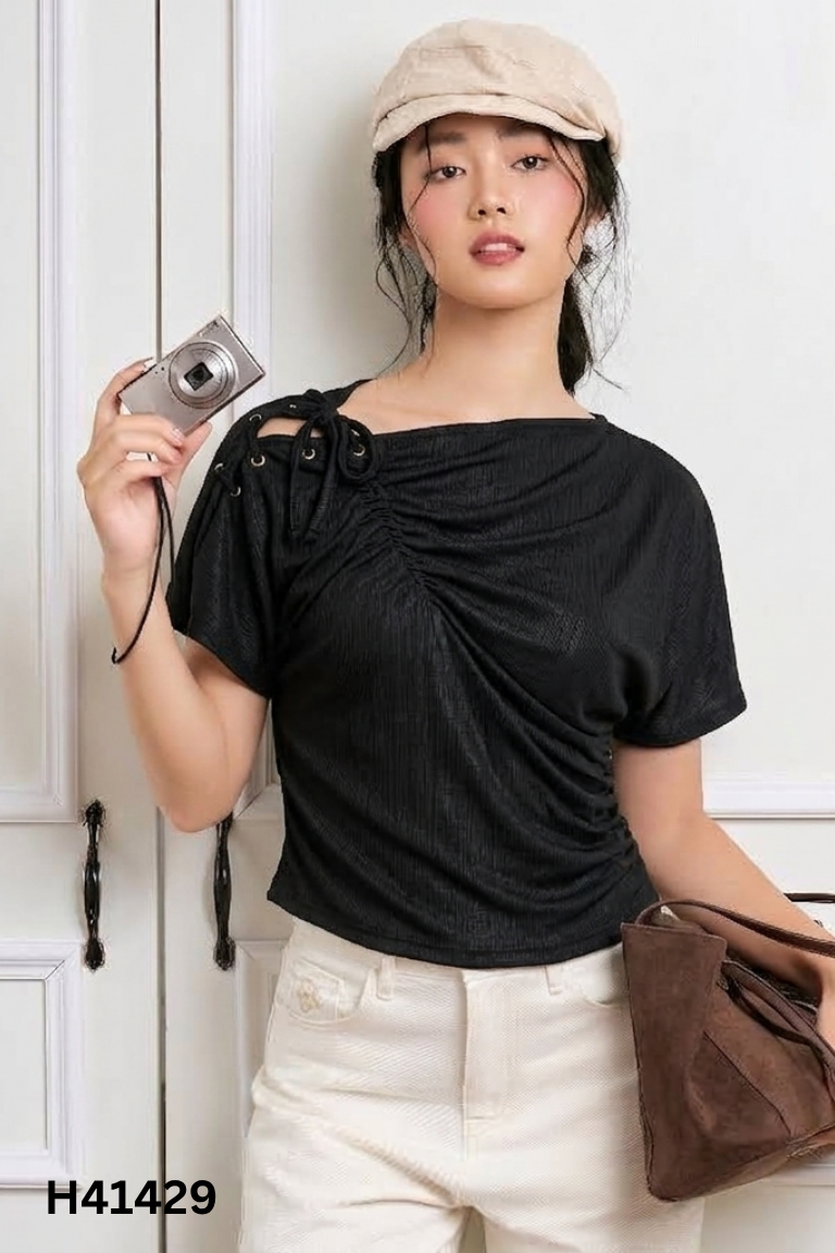 Áo crotop đen buộc dây
