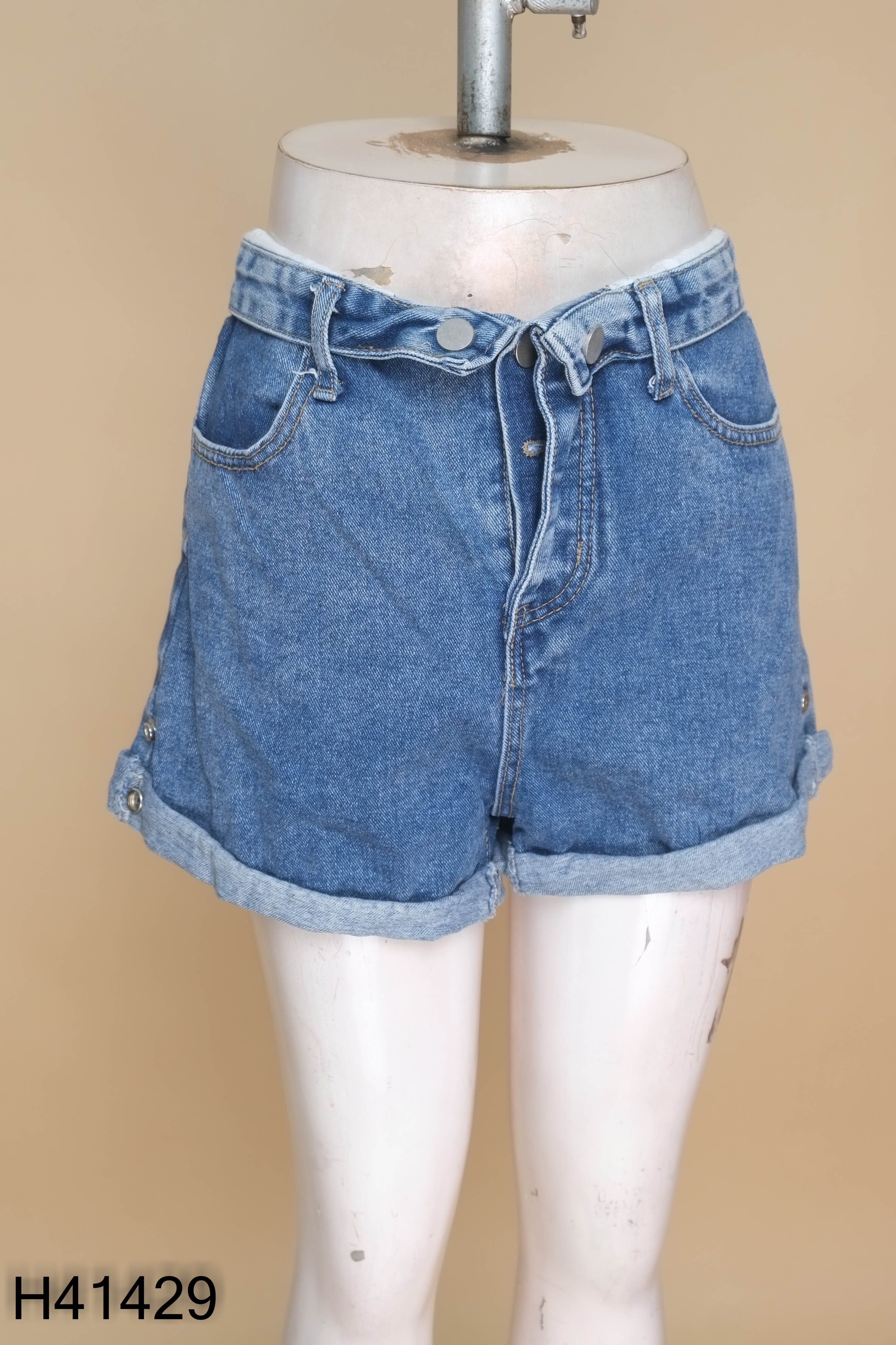Quần shorts jeans xanh