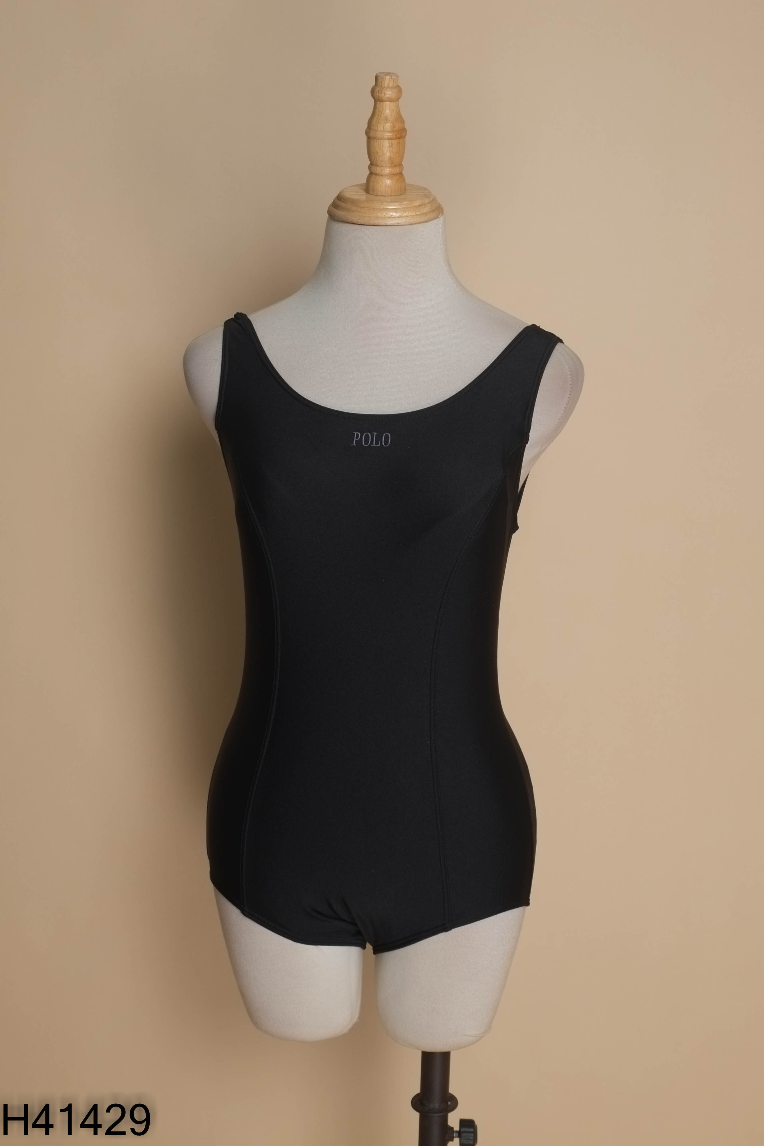 Suit đen thêu POLO