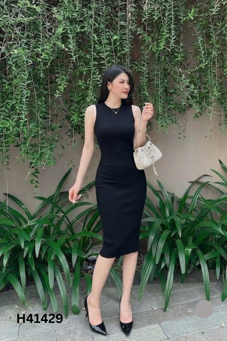 Váy len đen body sát nách