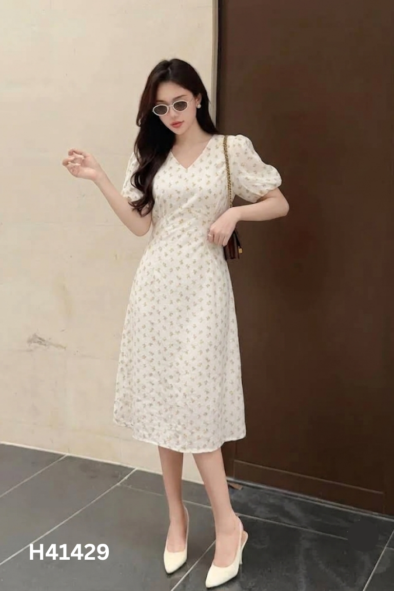 Váy be OLIVE hoa nhí cổ tim