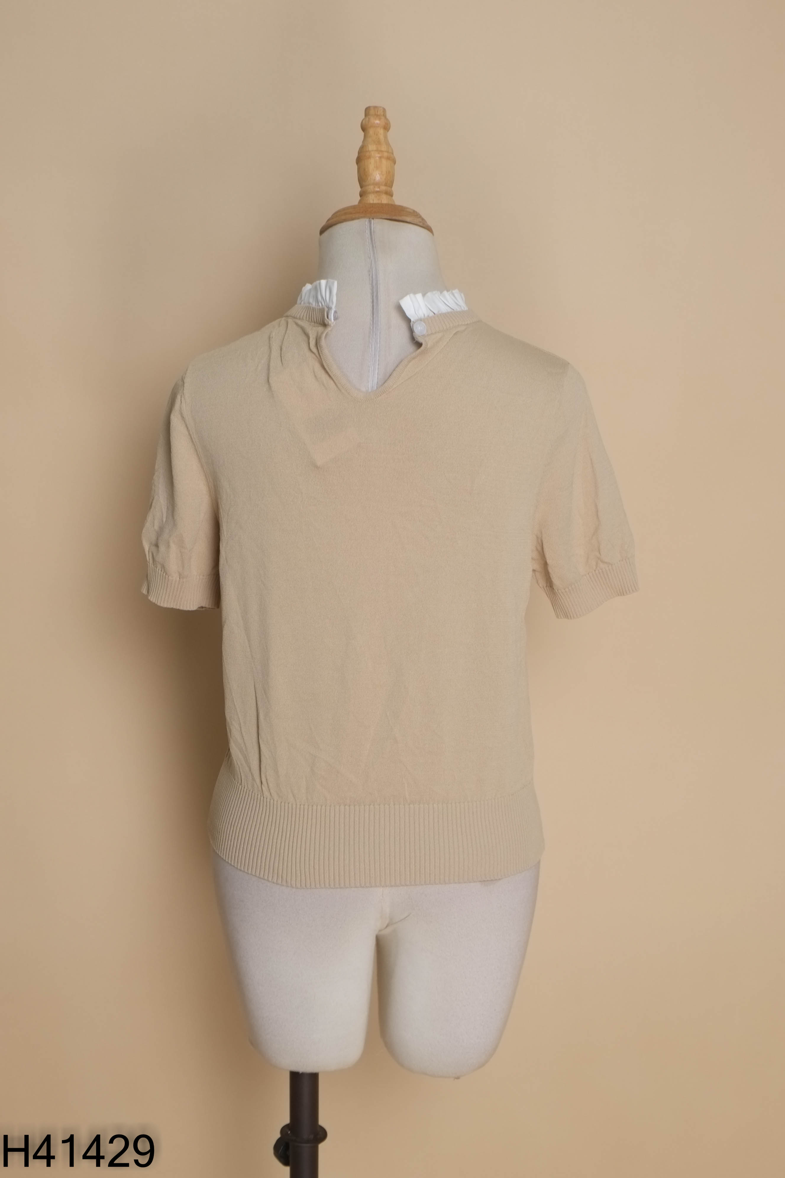 Áo nâu URBAN REVIVO cổ bèo