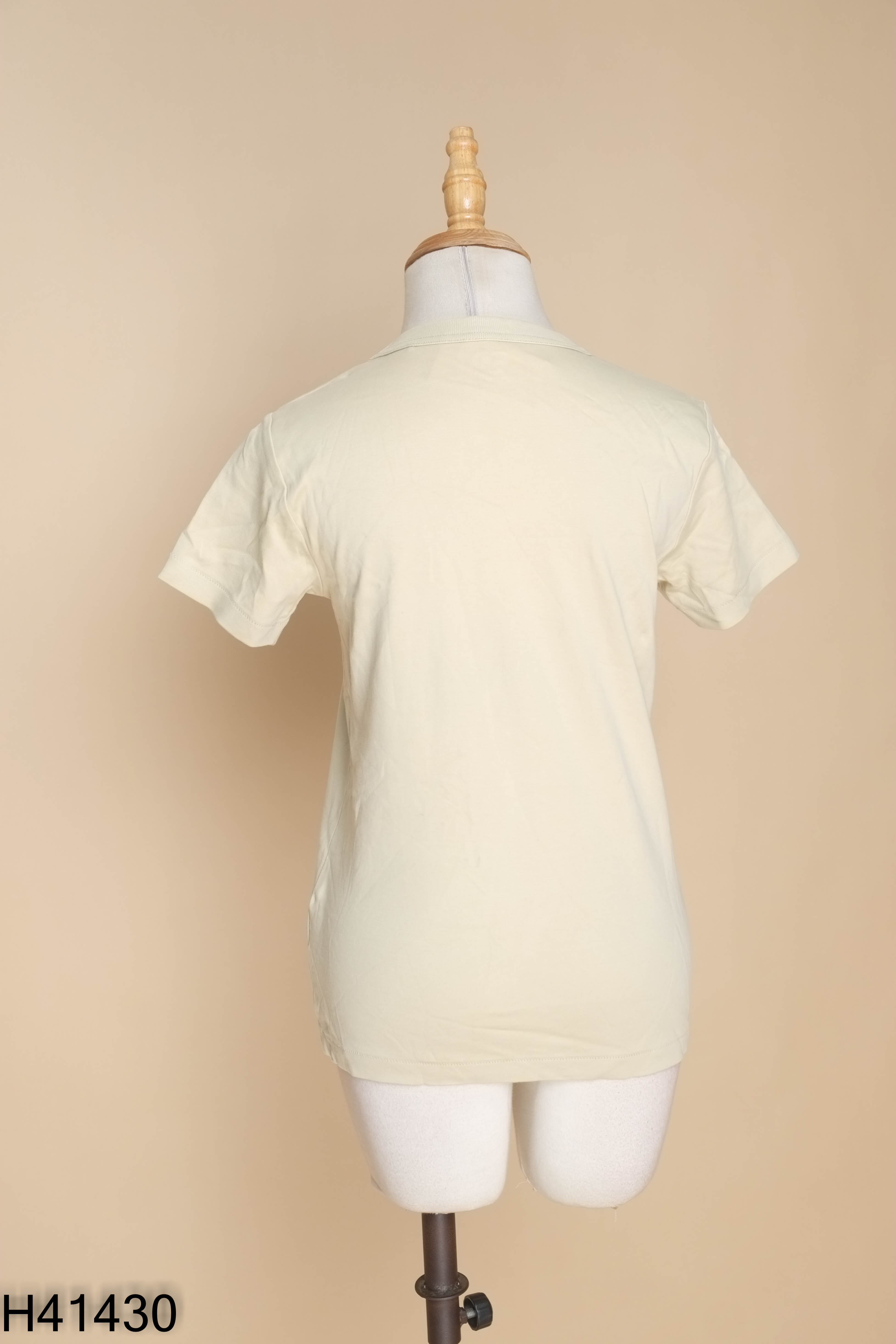 Áo thun xanh UNIQLO cổ tròn