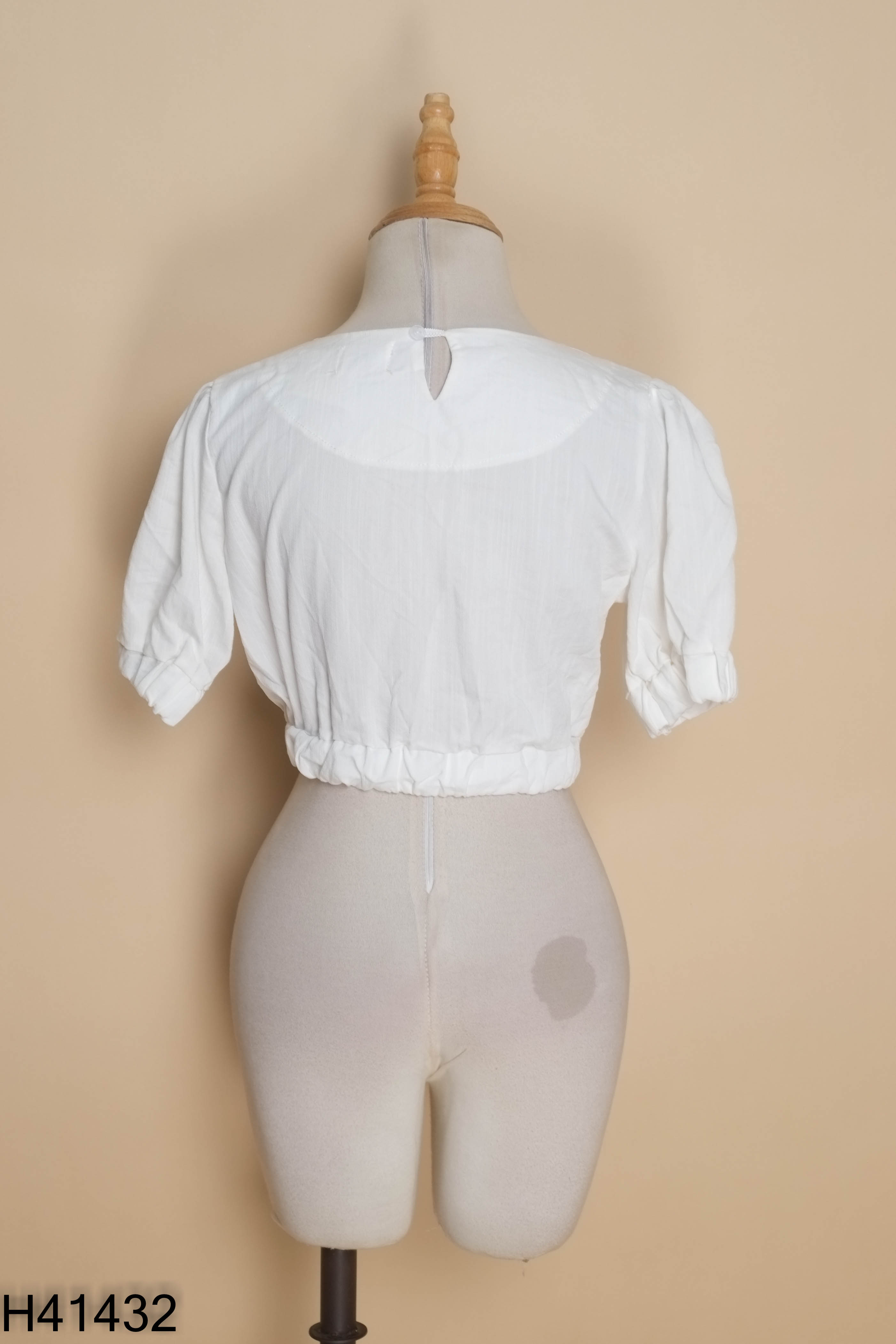 Áo croptop trắng chun