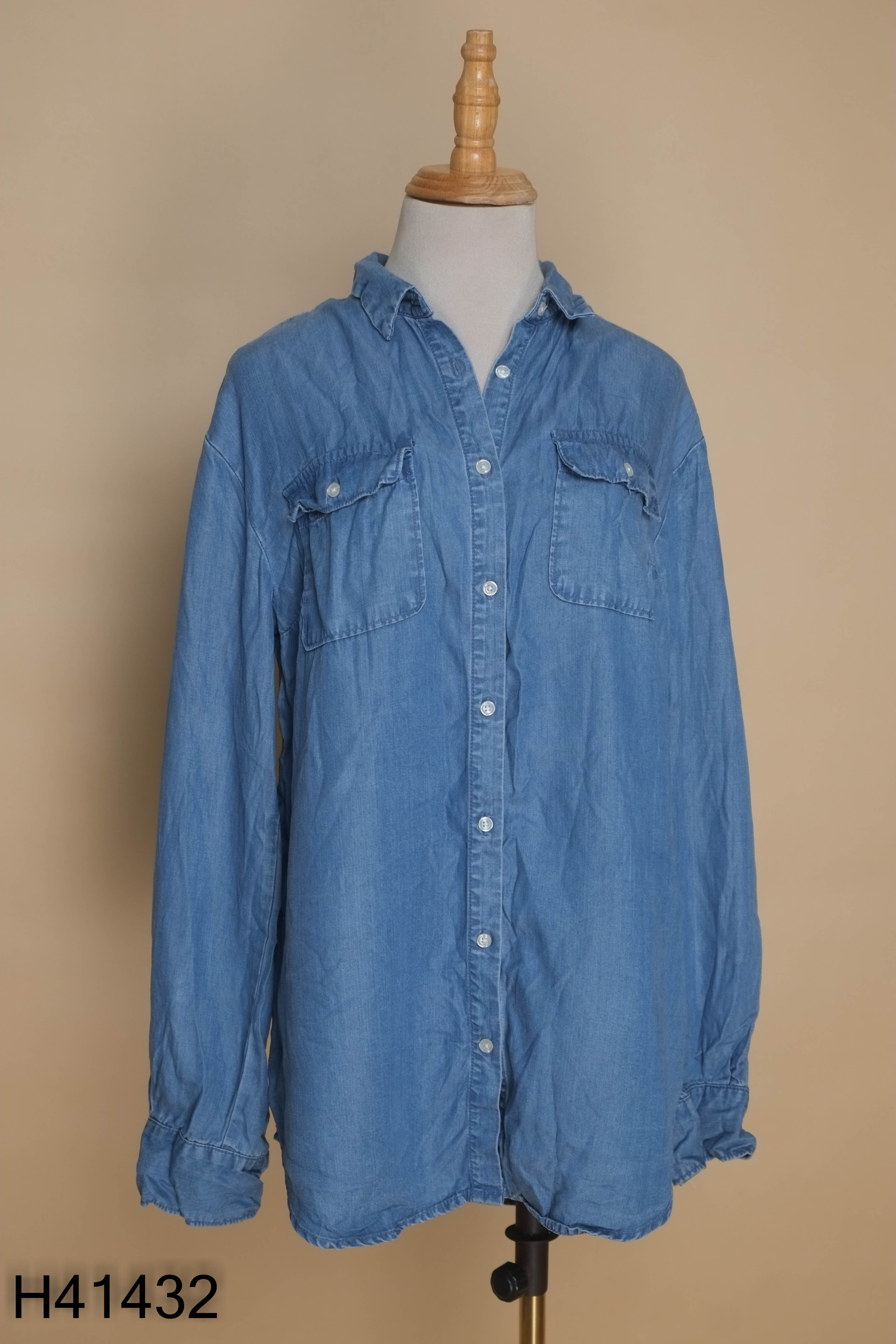 Áo sơ mi xanh jeans