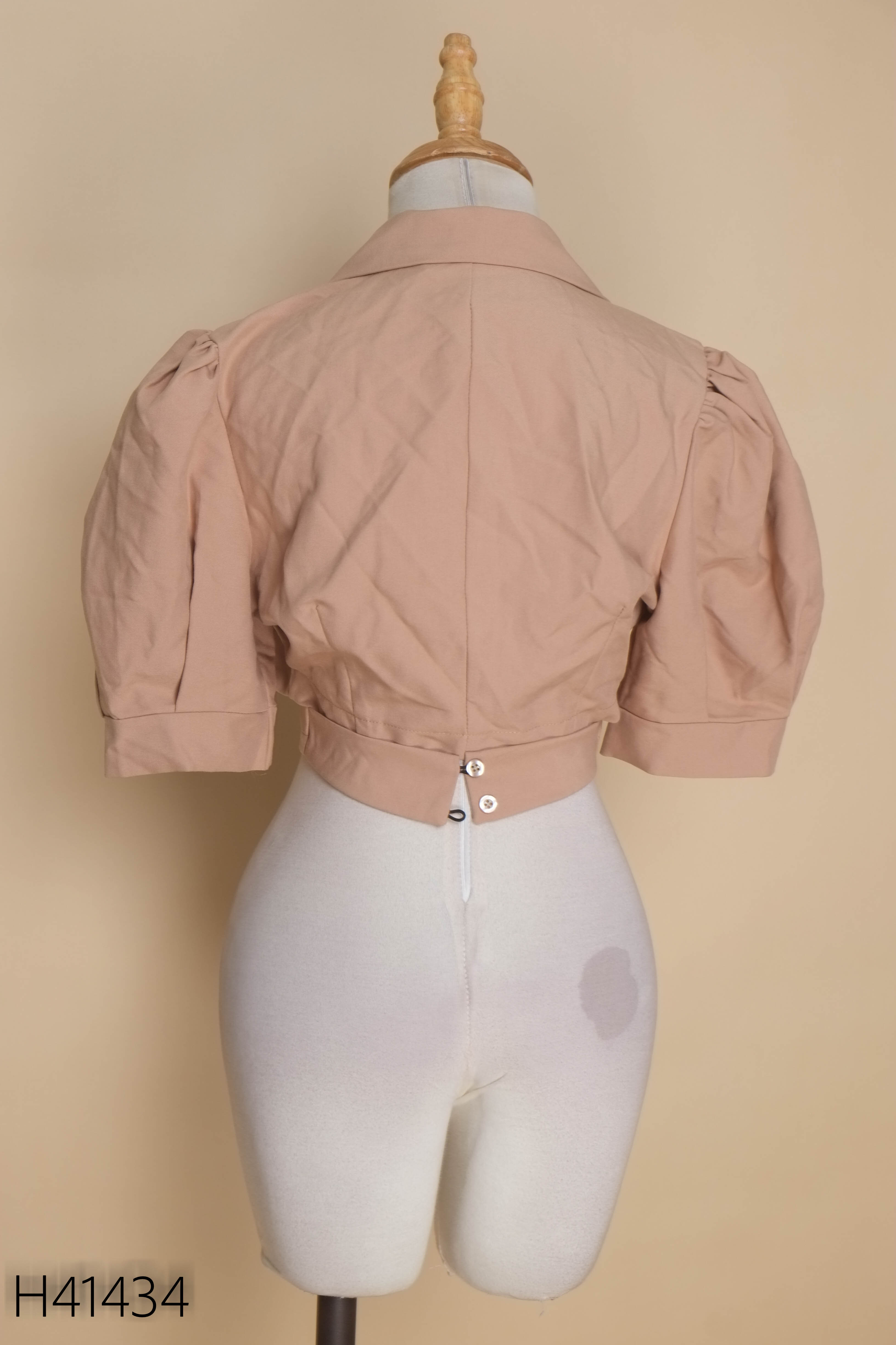 Áo crotop nâu buộc eo