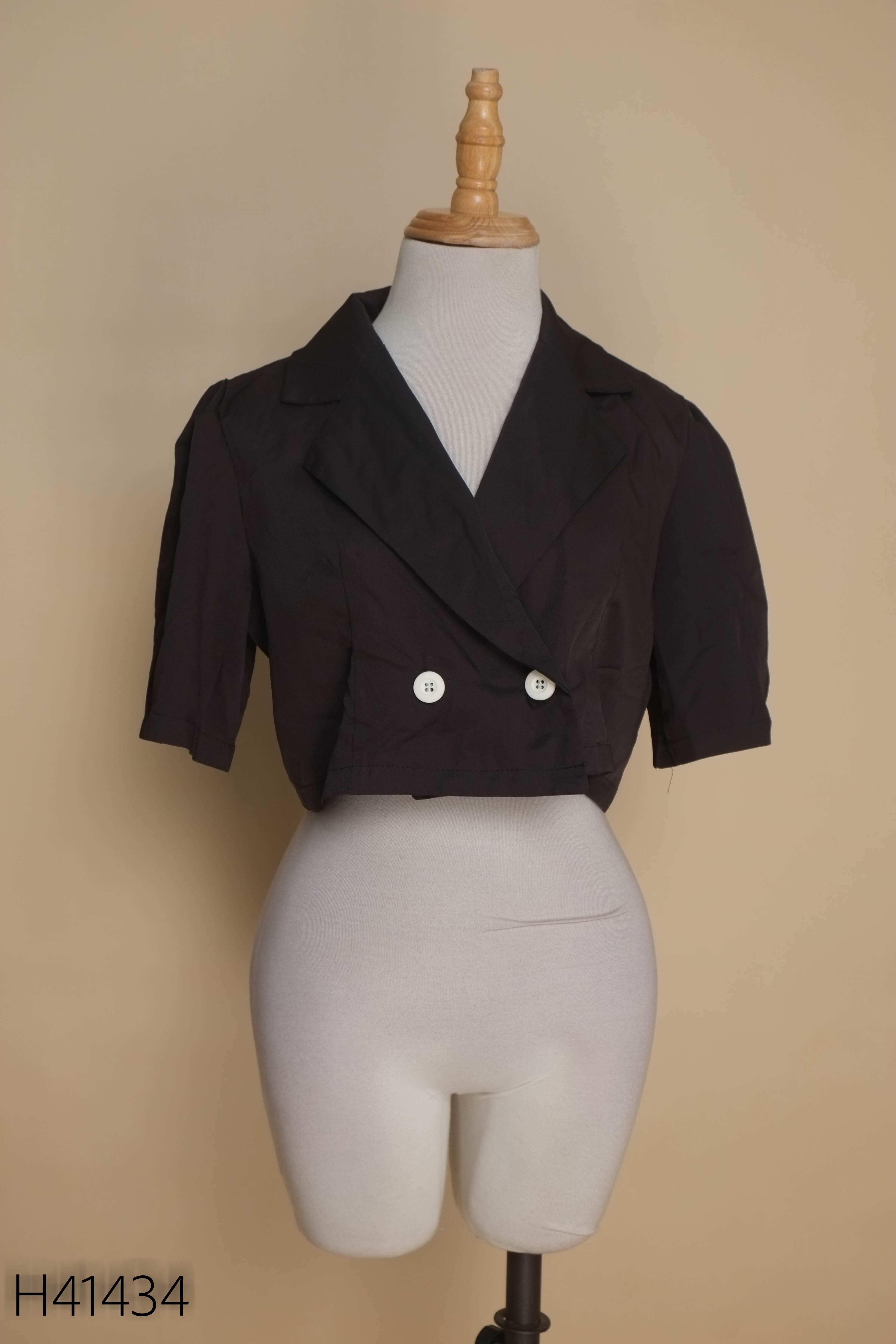 NEWTAG J&J áo crotop đen cổ vest