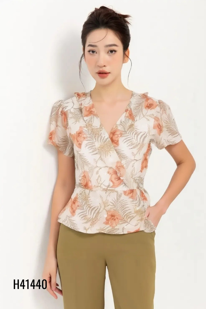 Áo wrap SHEIN be họa tiết