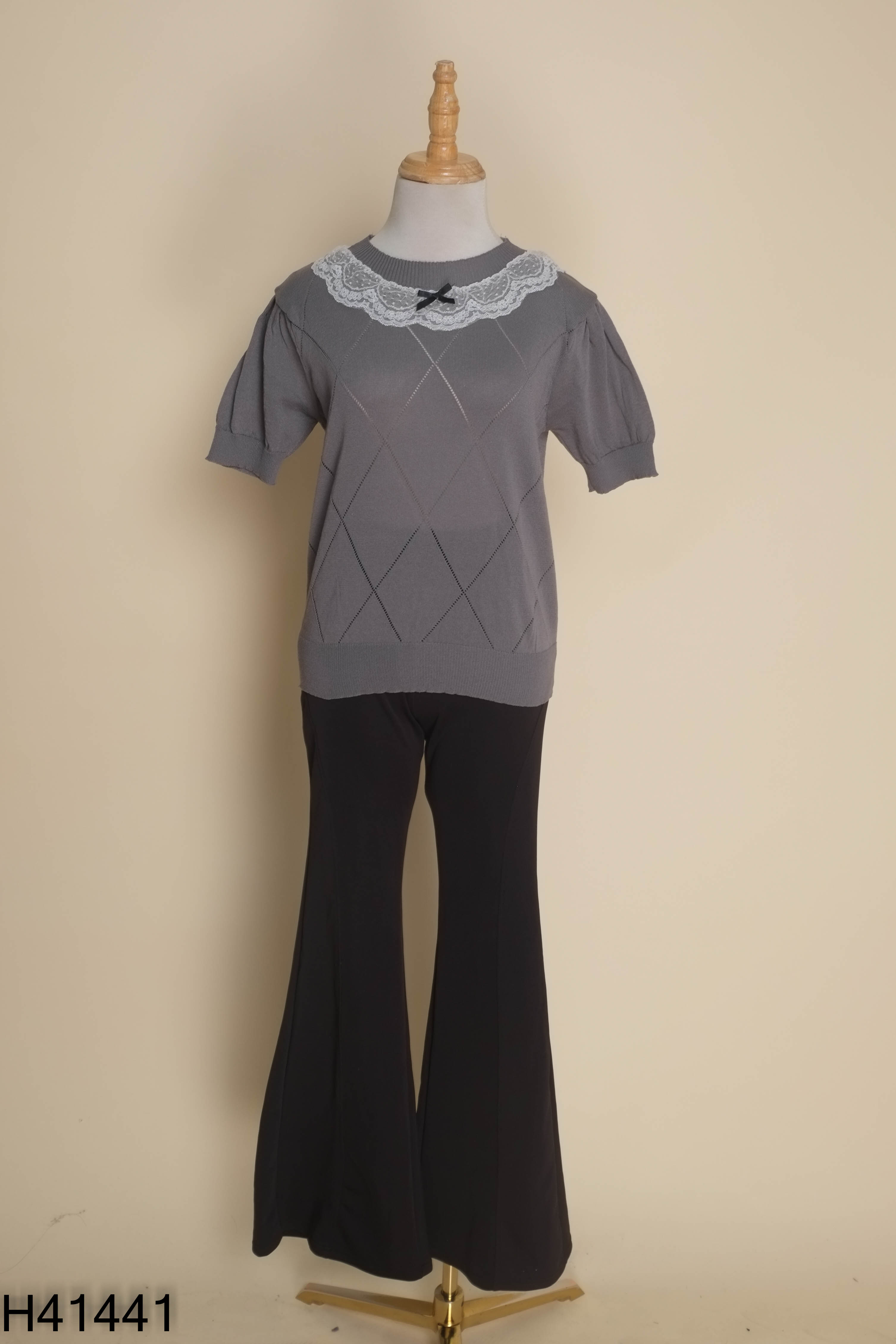 Set áo len xám + quần dài đen