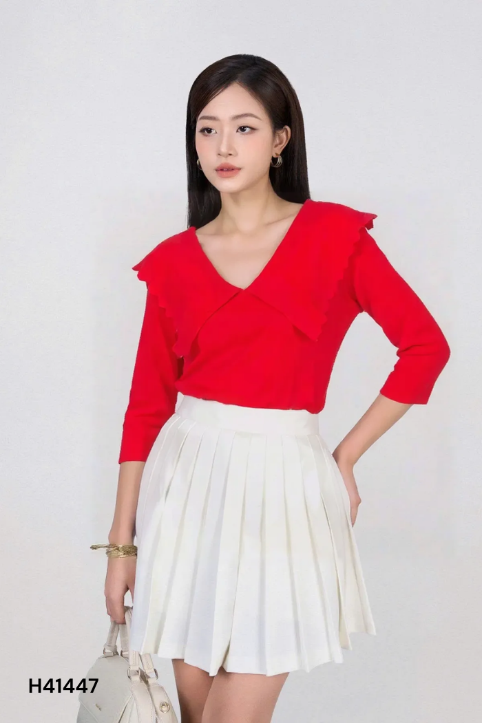Áo đỏ cổ bèo nhọn
