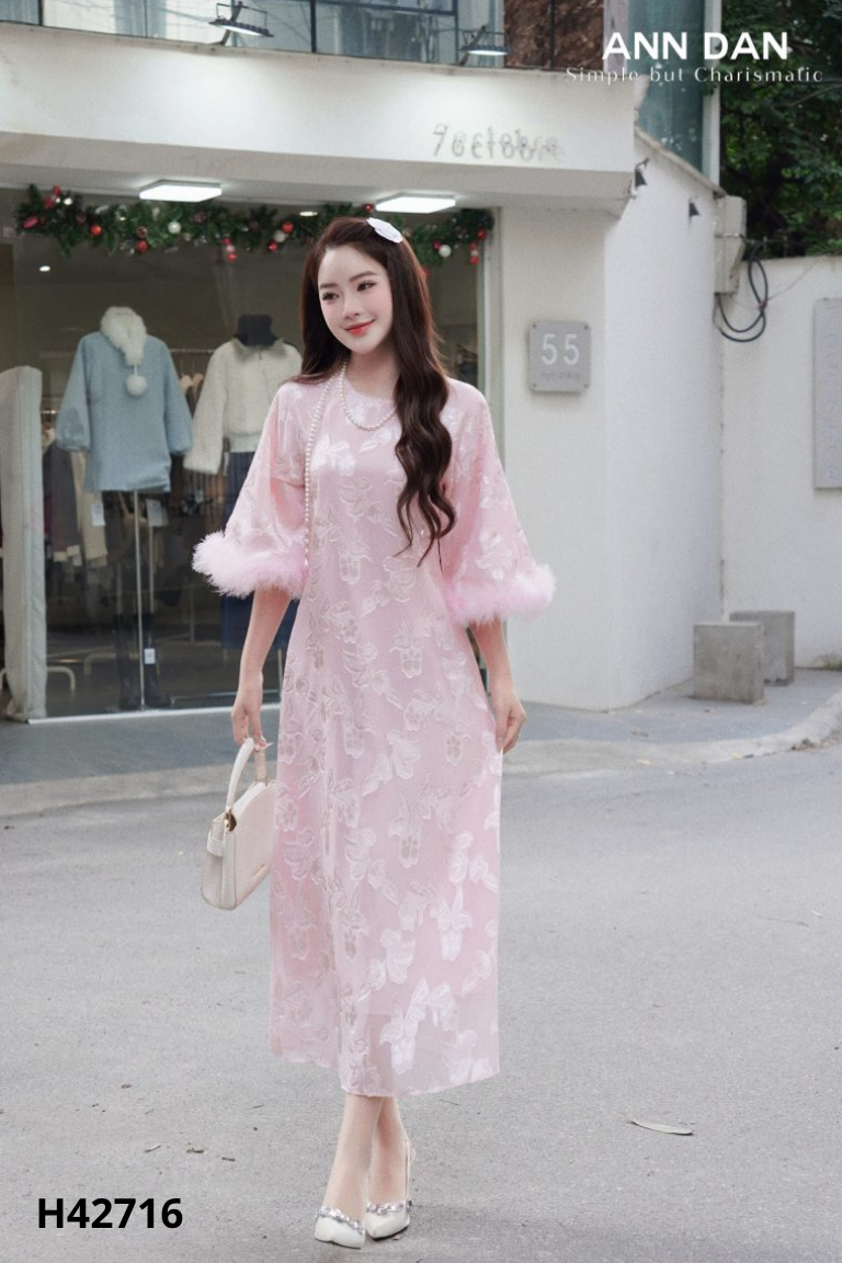 Áo dài ANN DAN hồng họa tiết tay lông vũ
