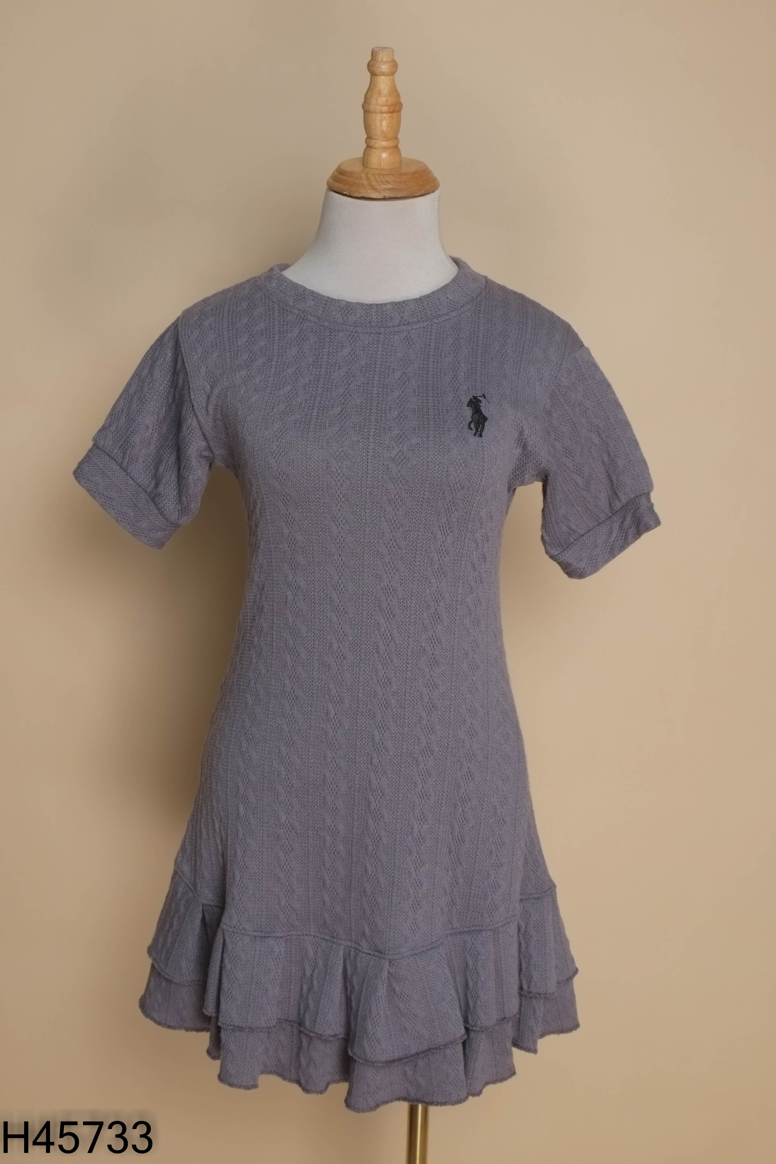 Váy ghi ELLE thêu ngựa