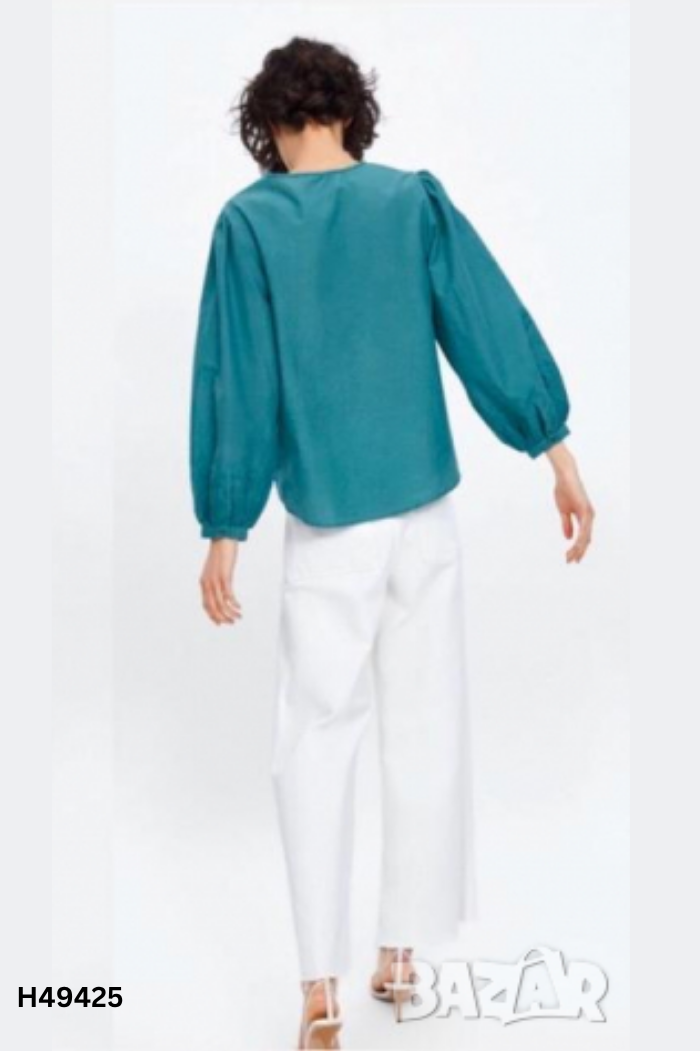 Áo xanh ZARA cổ vuông thêu họa tiết