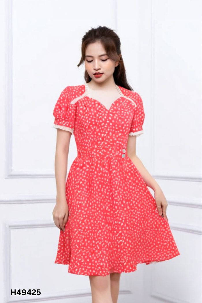 Váy đỏ hoa LÉP viền be (CẮT TAG)