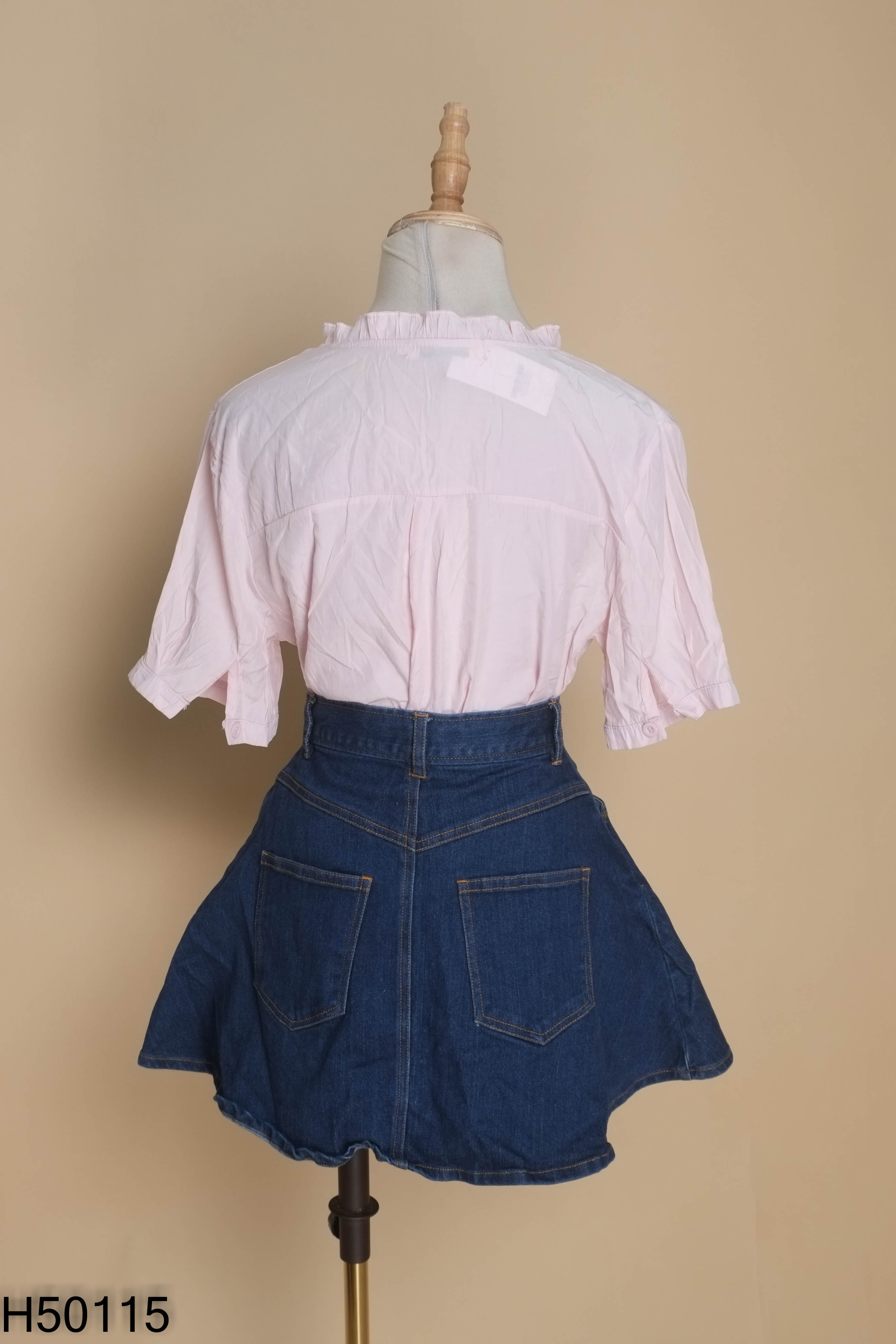 Set Áo hồng + chân váy jeans xanh