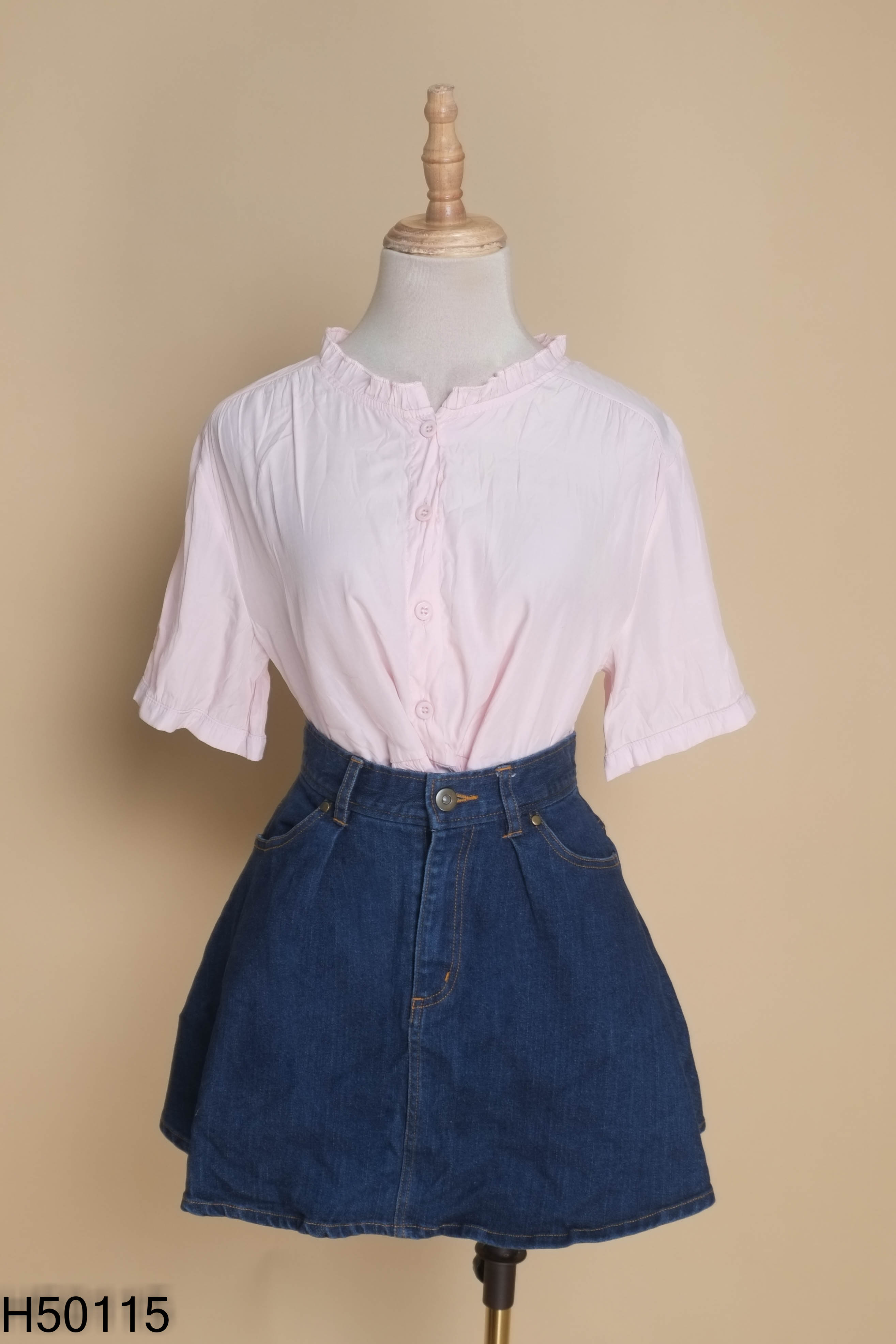 Set Áo hồng + chân váy jeans xanh