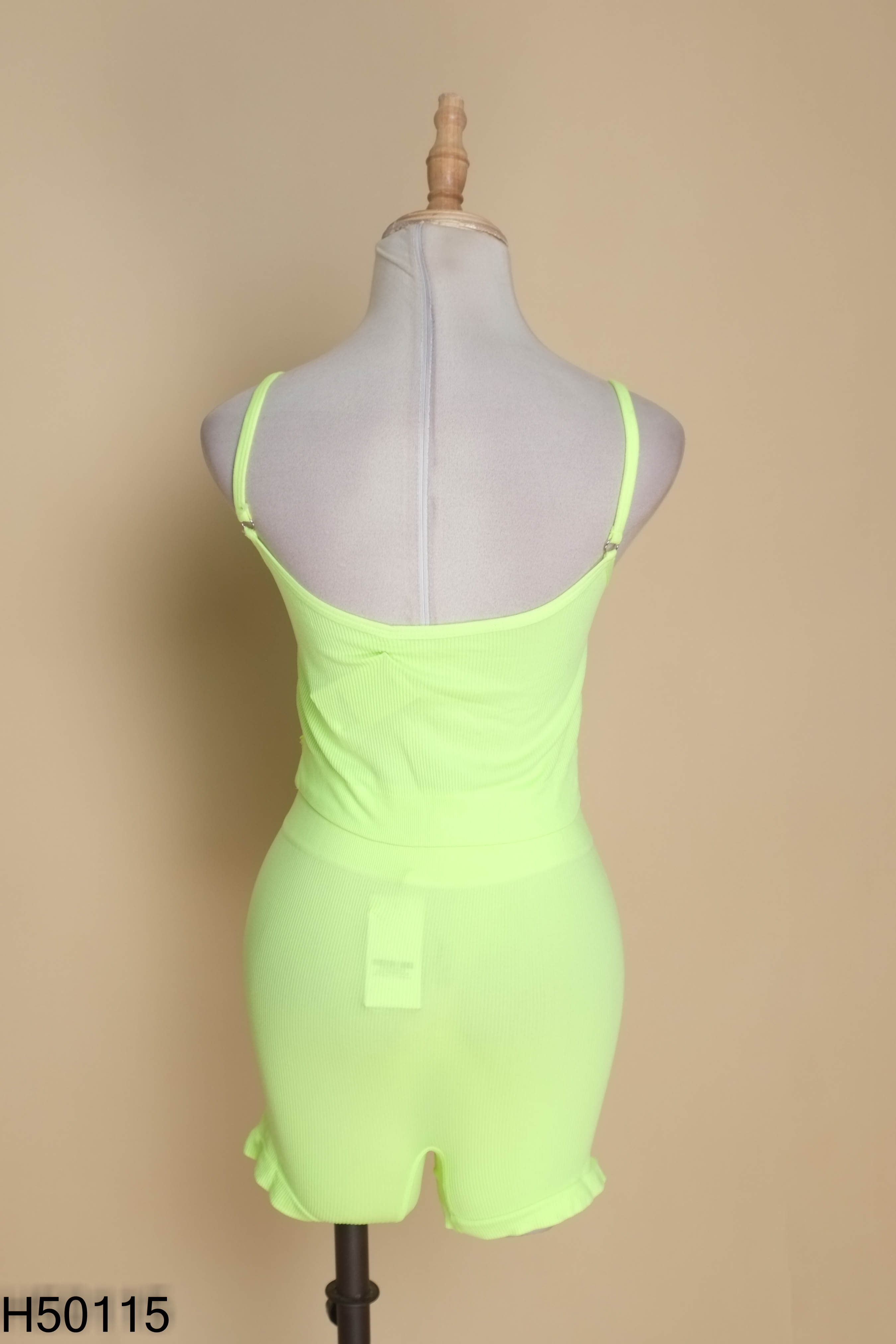 Set đồ xanh neon