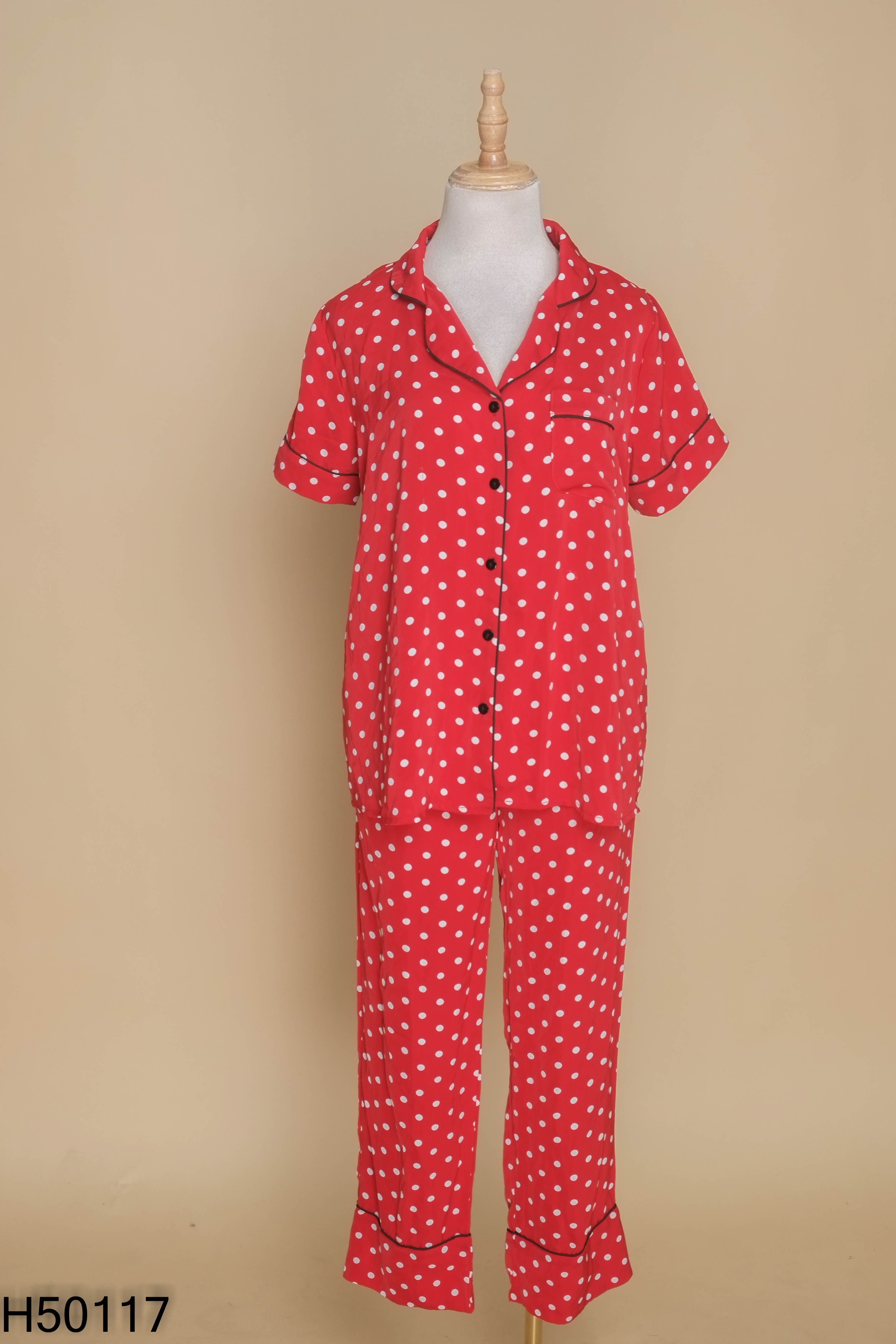 Set pijama đỏ chấm bi trắng
