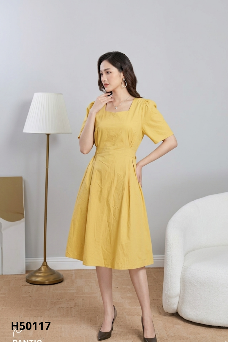 Váy babydoll vàng trơn cổ vuông