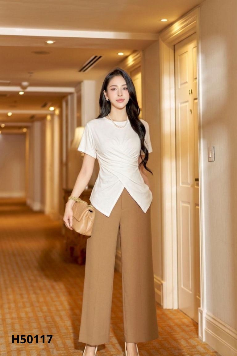 Set Áo thun kem phối chéo + Quần nâu