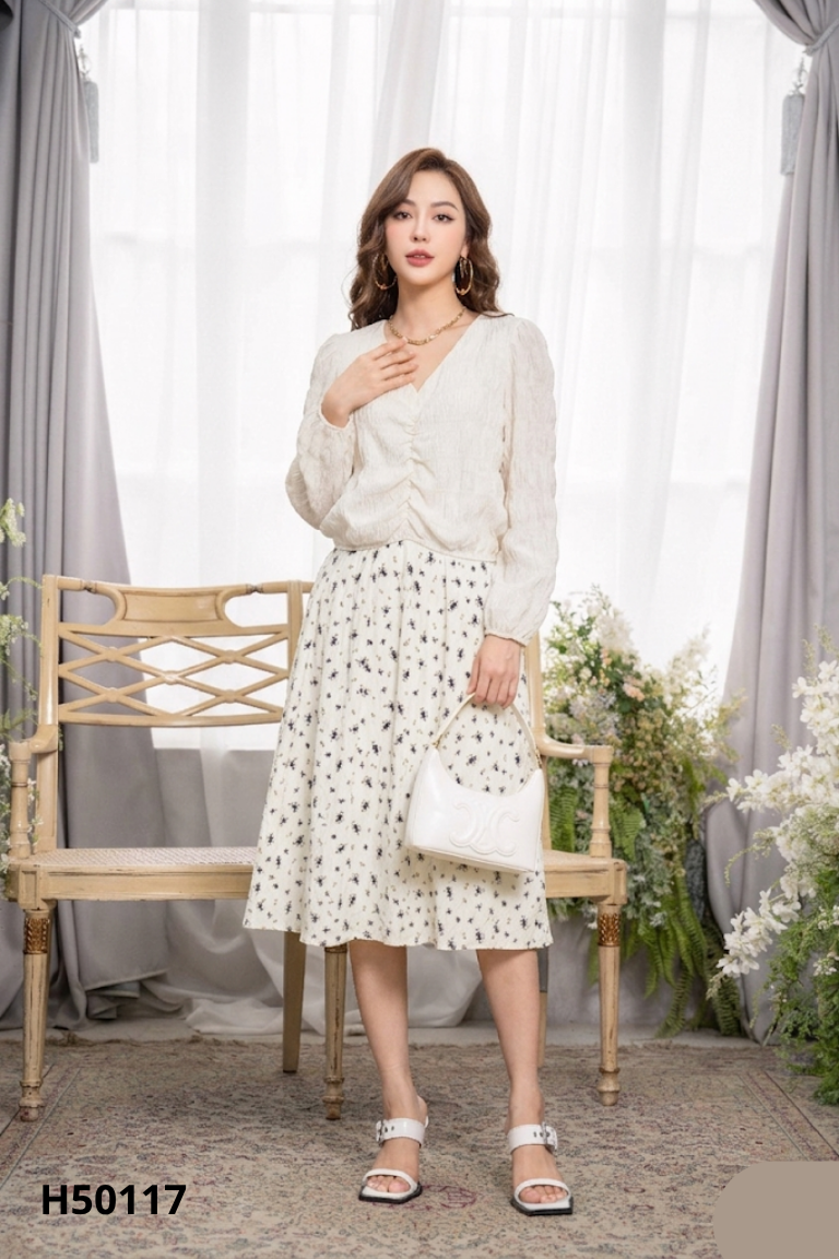 Set Áo be nhún cổ tim + Chân váy họa tiết