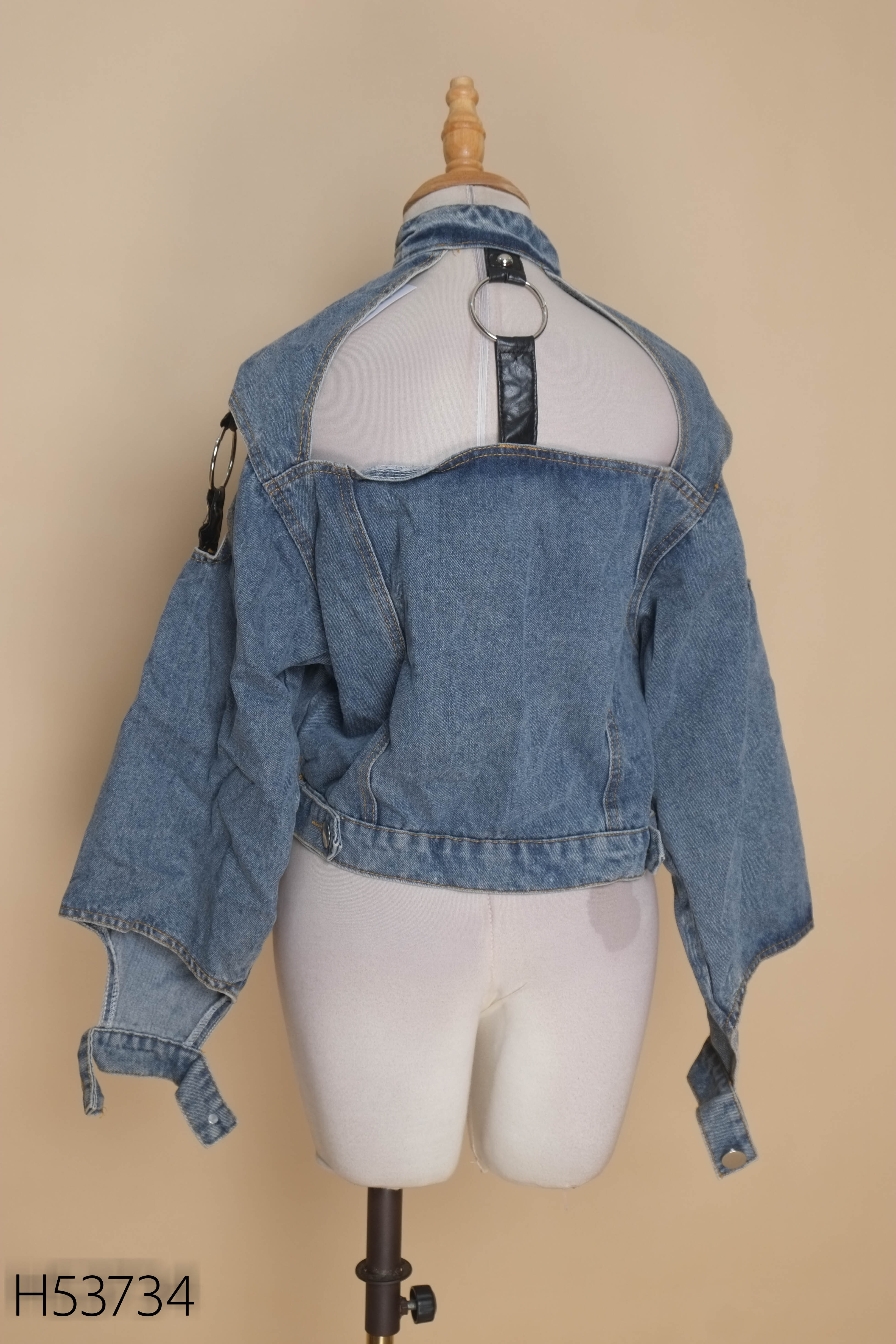 Áo khoác jeans xanh phối dây da