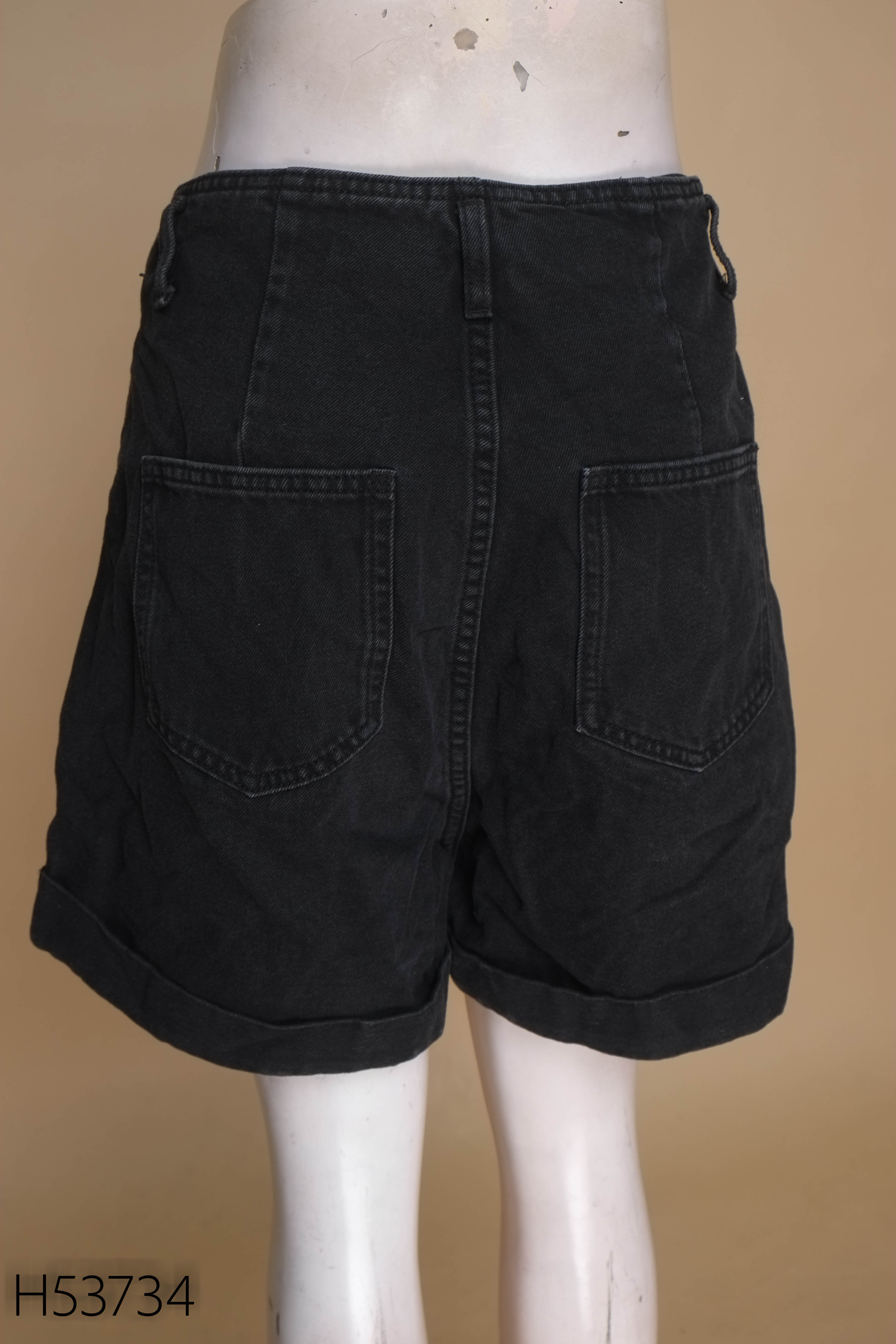 Quần shorts jeans đen trơn