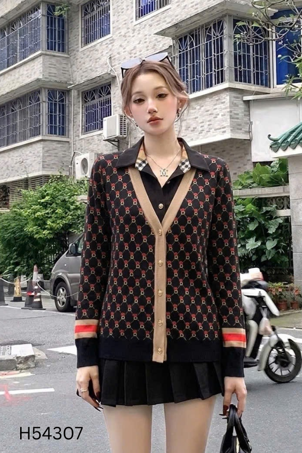 Áo len đen họa tiết cổ sơ mi