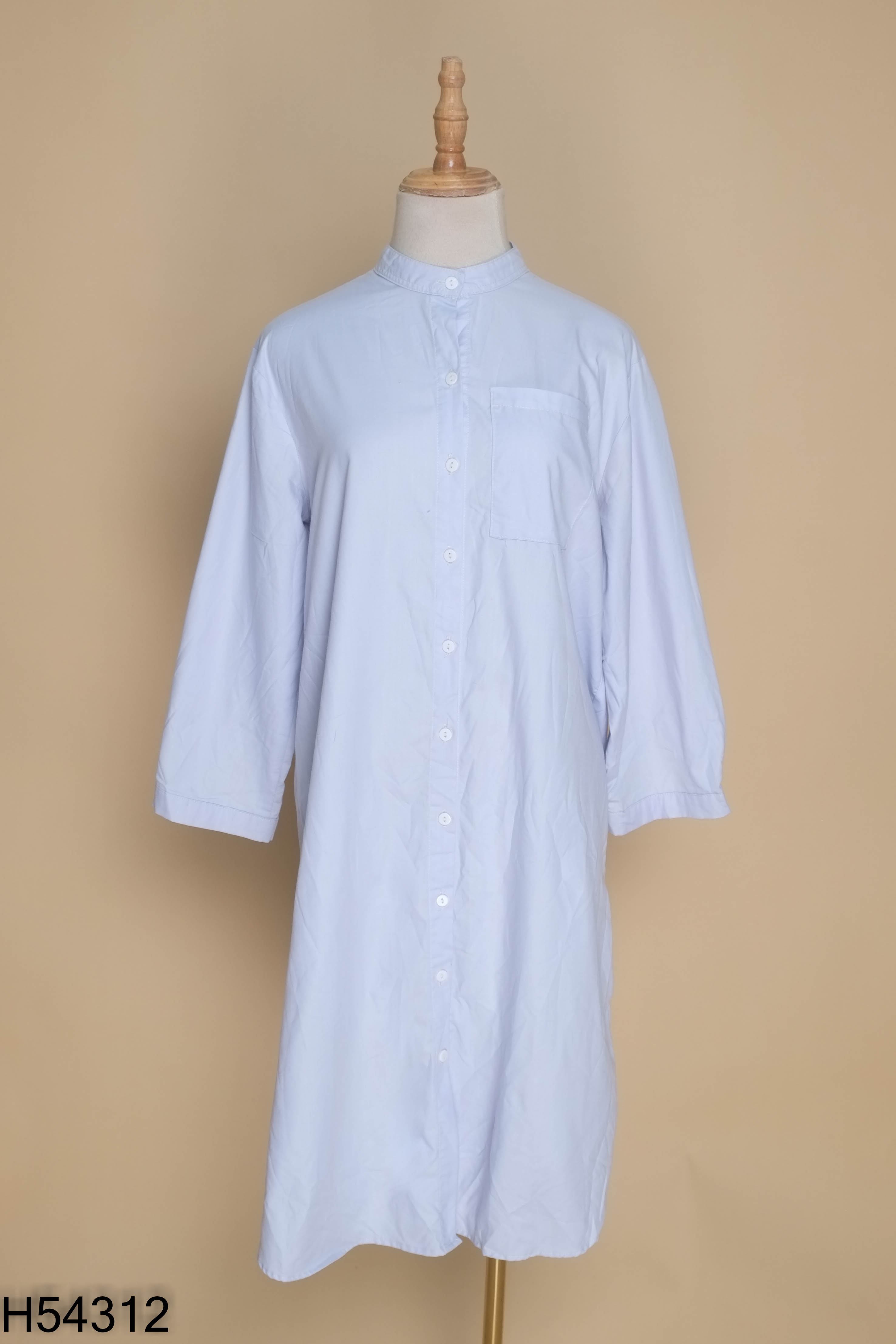 Váy xanh suông hở lưng