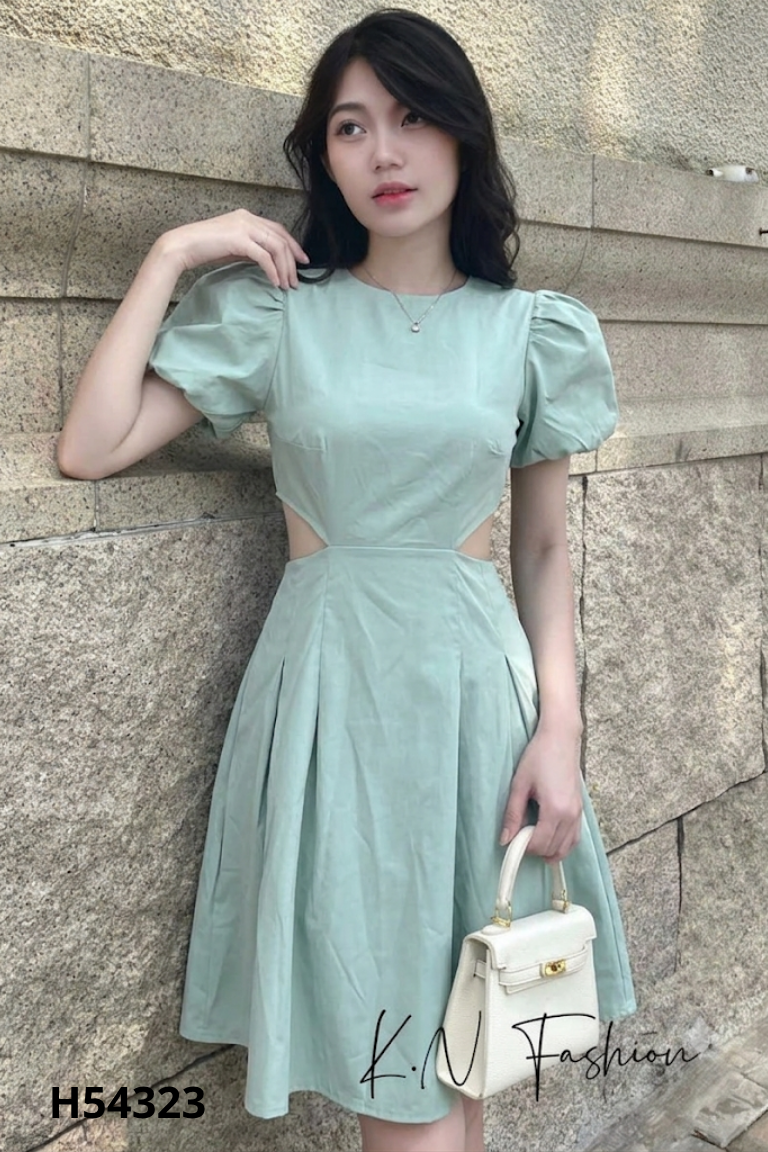 Váy xanh trơn hở lưng tay phồng