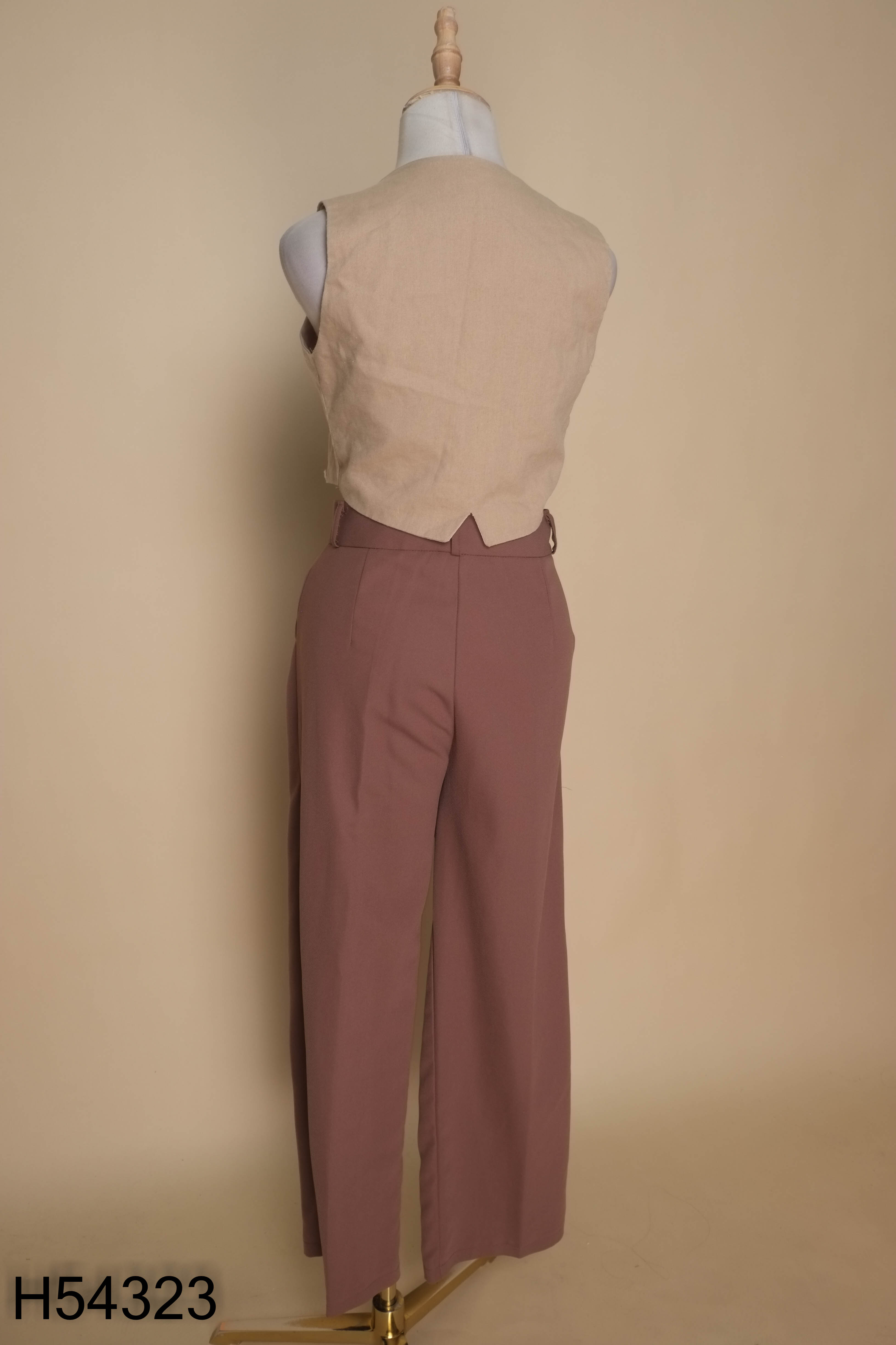 Set Áo gile nâu ngắn + Quần dài