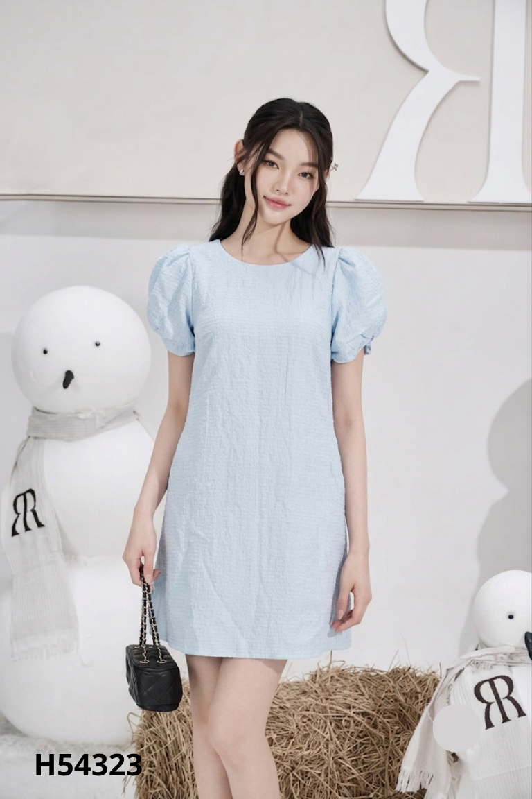 Váy xanh pastel trơn cổ tròn