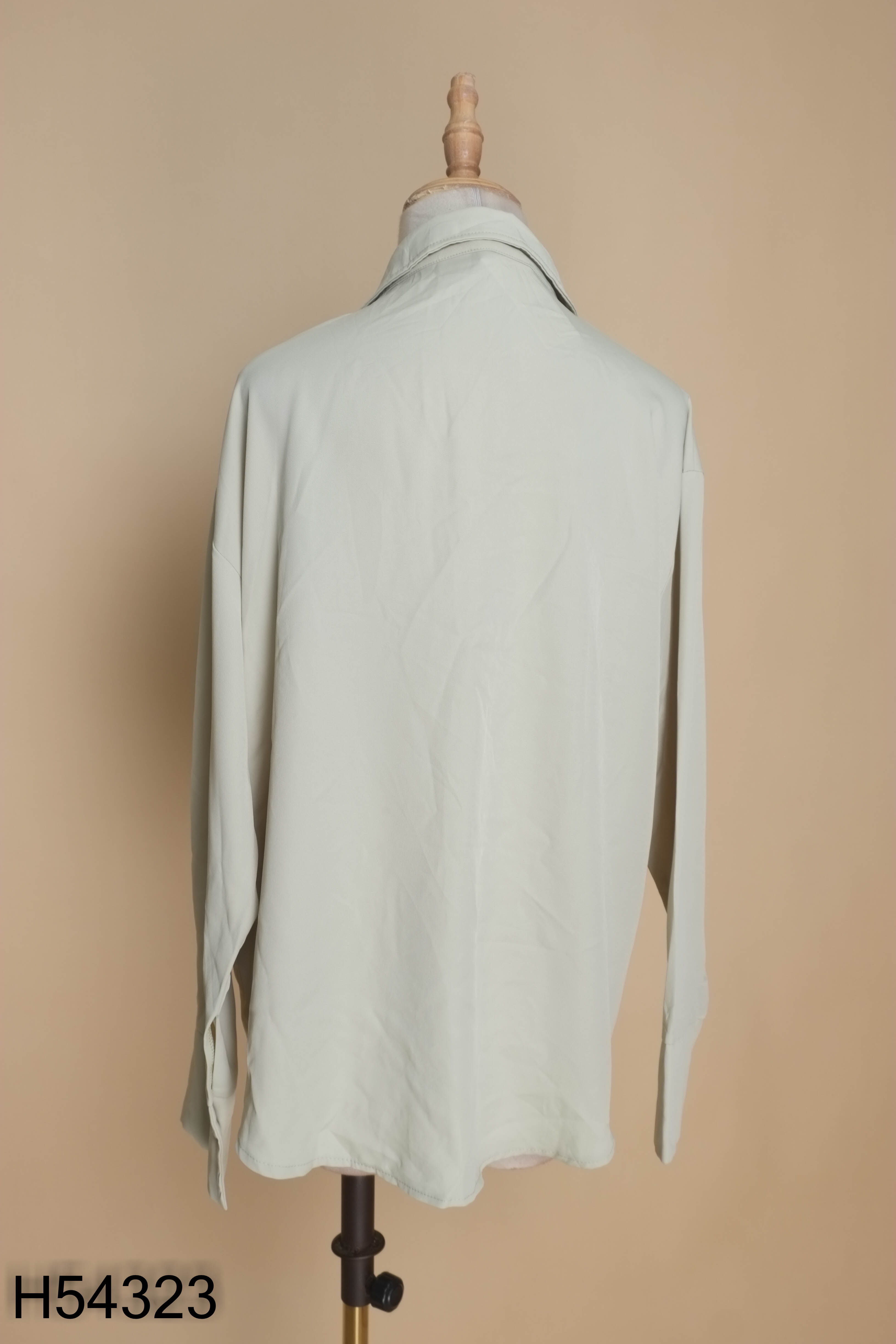 Áo sơ mi xanh trơn cổ vest