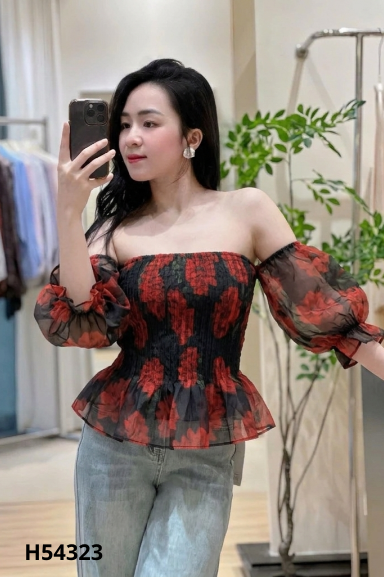 Áo croptop đen đỏ họa tiết gấp ly
