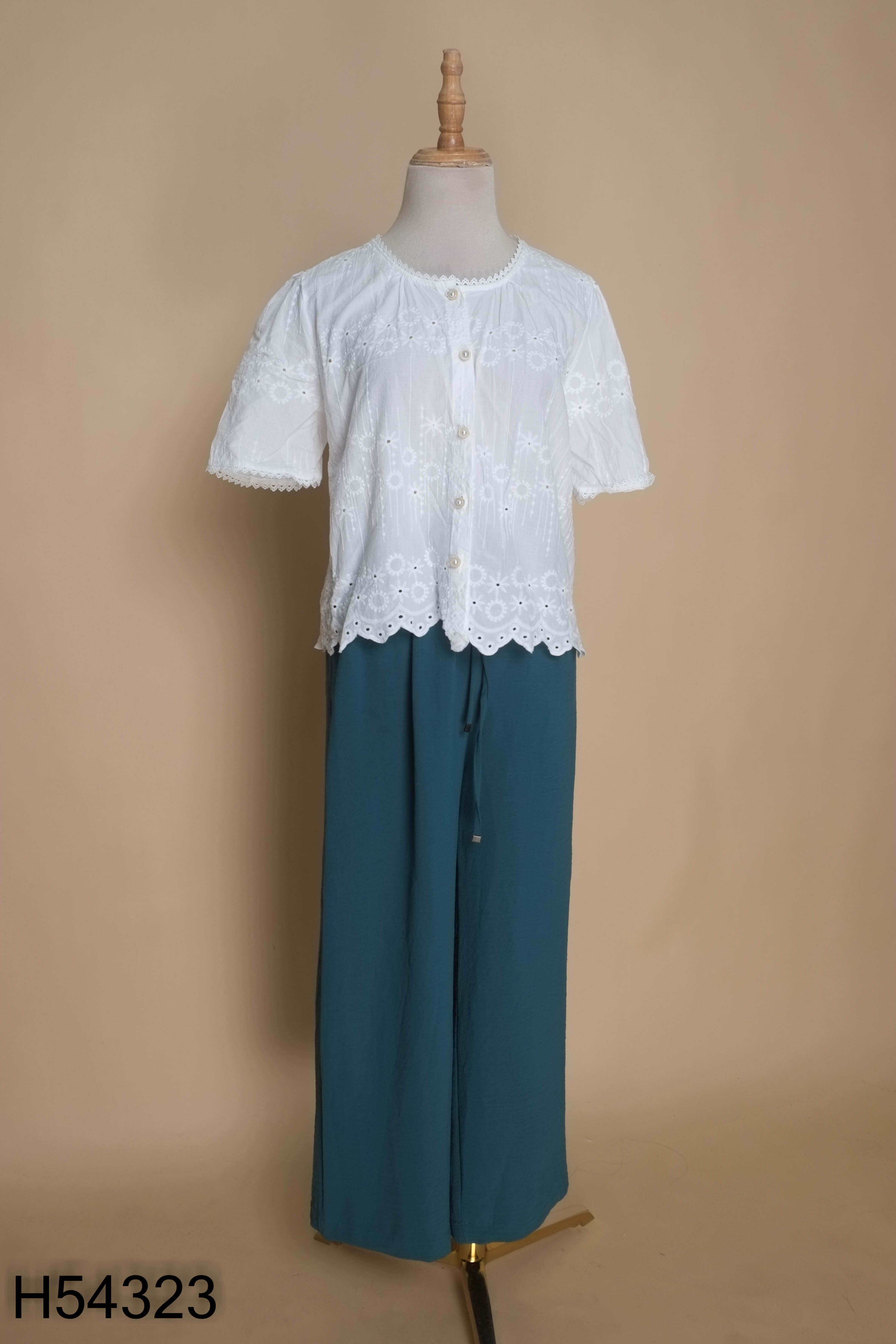 Set Áo babydoll trắng + Quần dài xanh