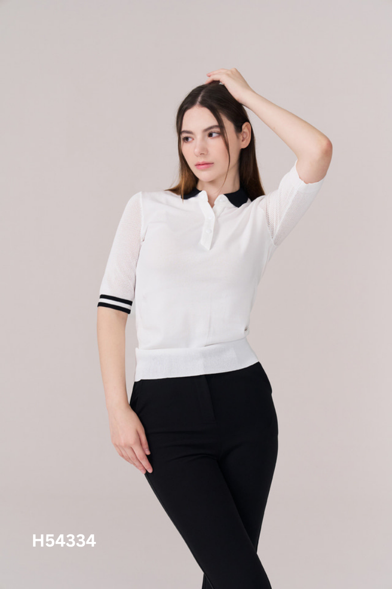 Áo polo len trắng lỗ cổ đen