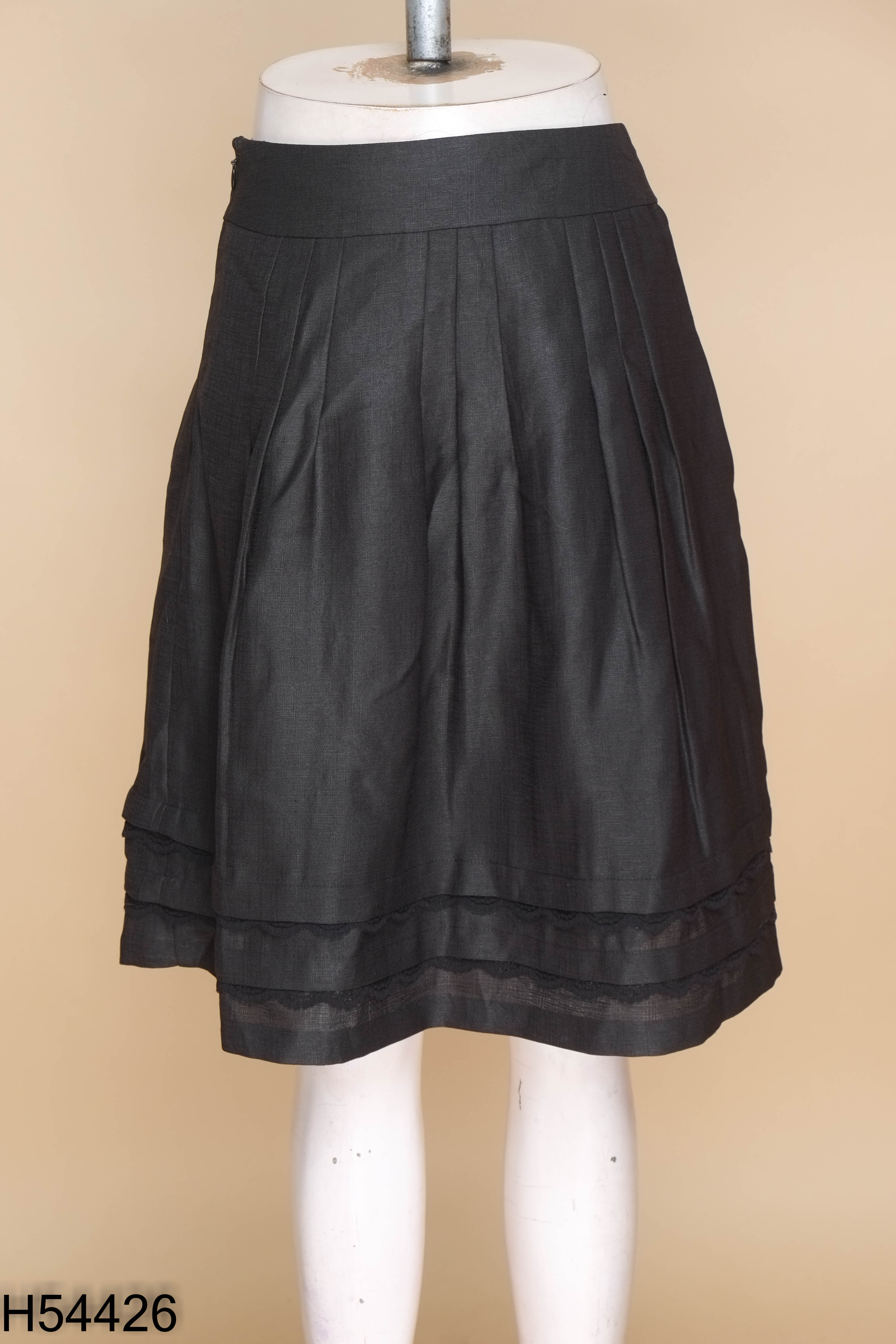 Chân váy linen đen xếp ly