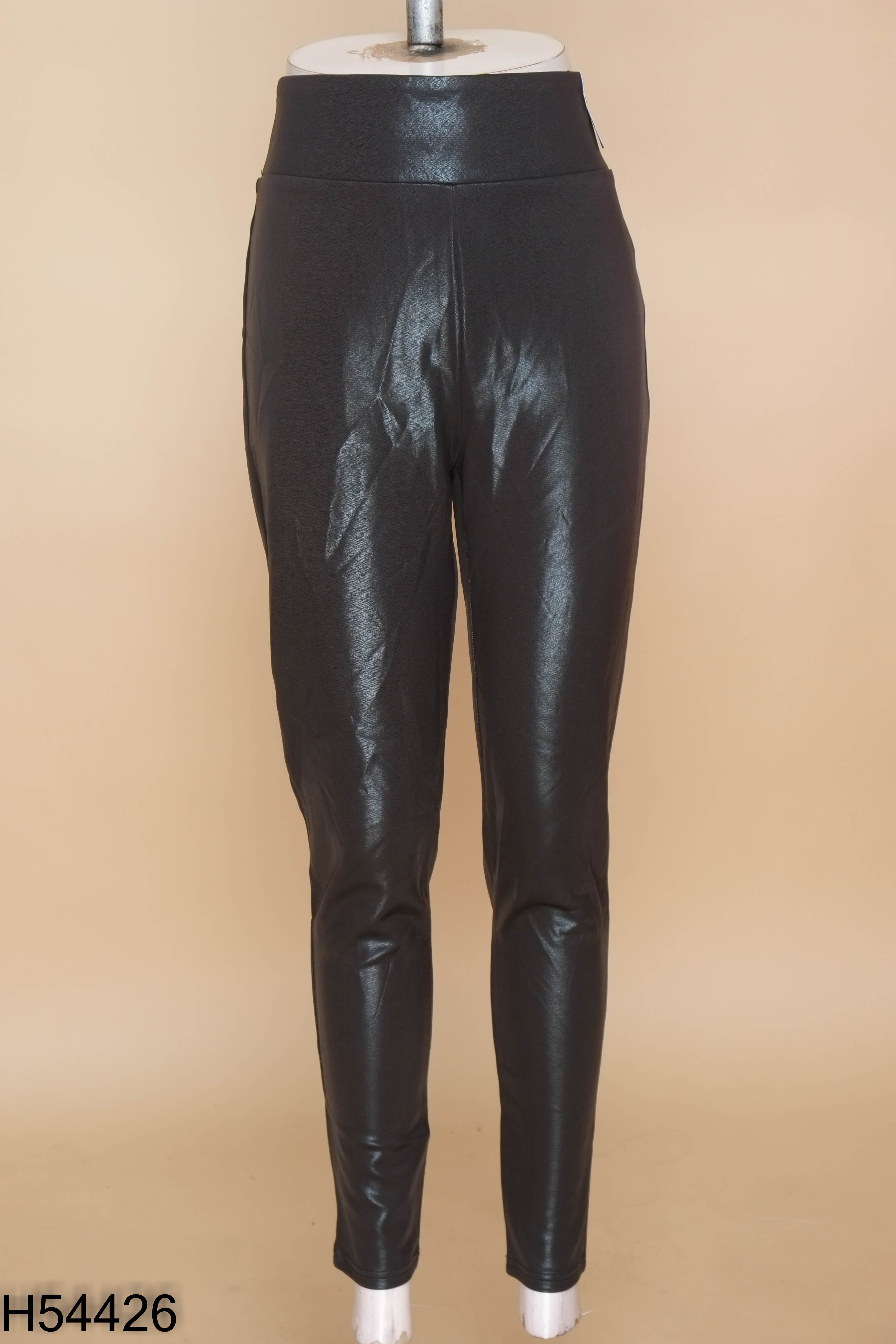 NEWTAG Quần RIVER ISLAND da đen