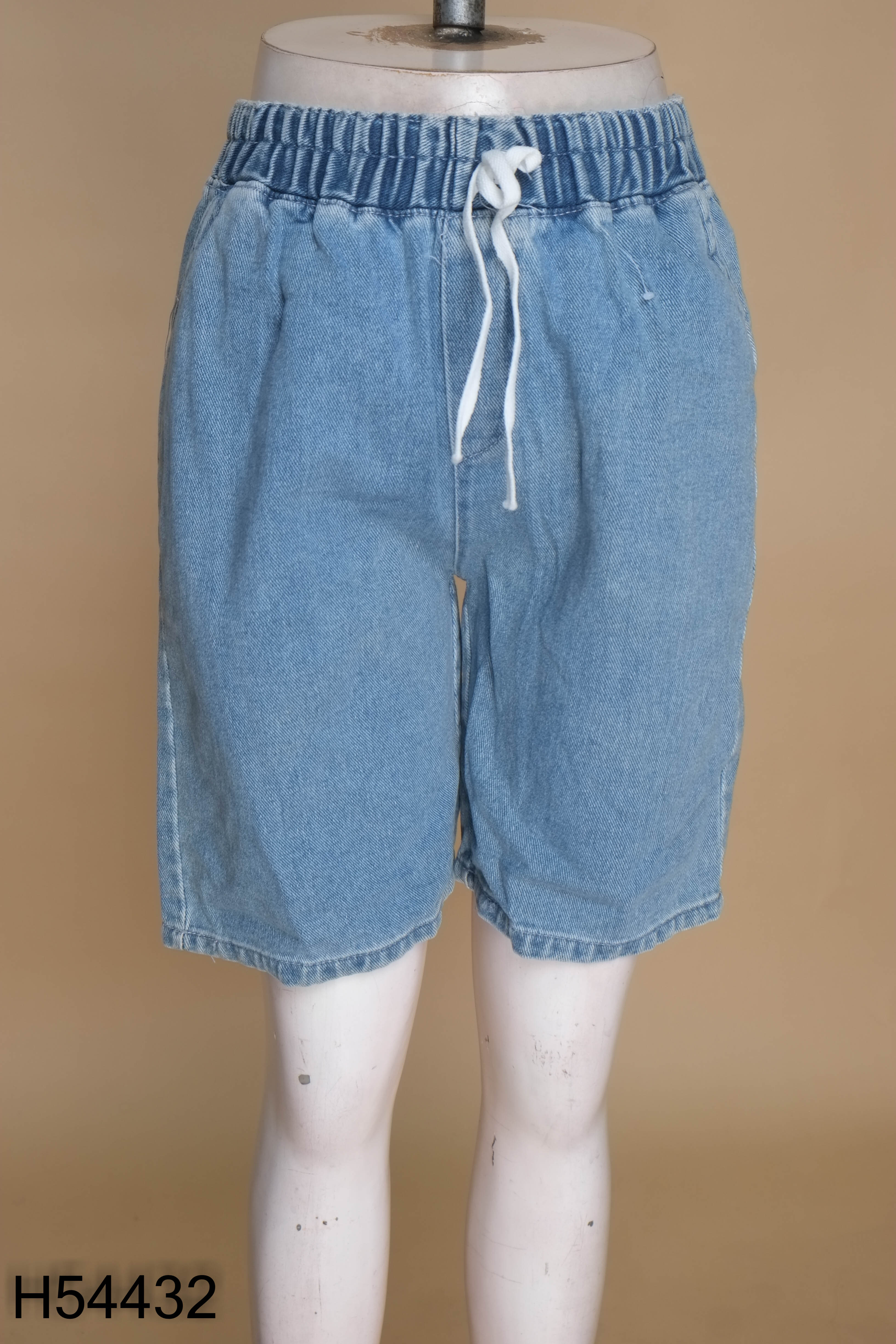 Quần jeans xanh lỡ
