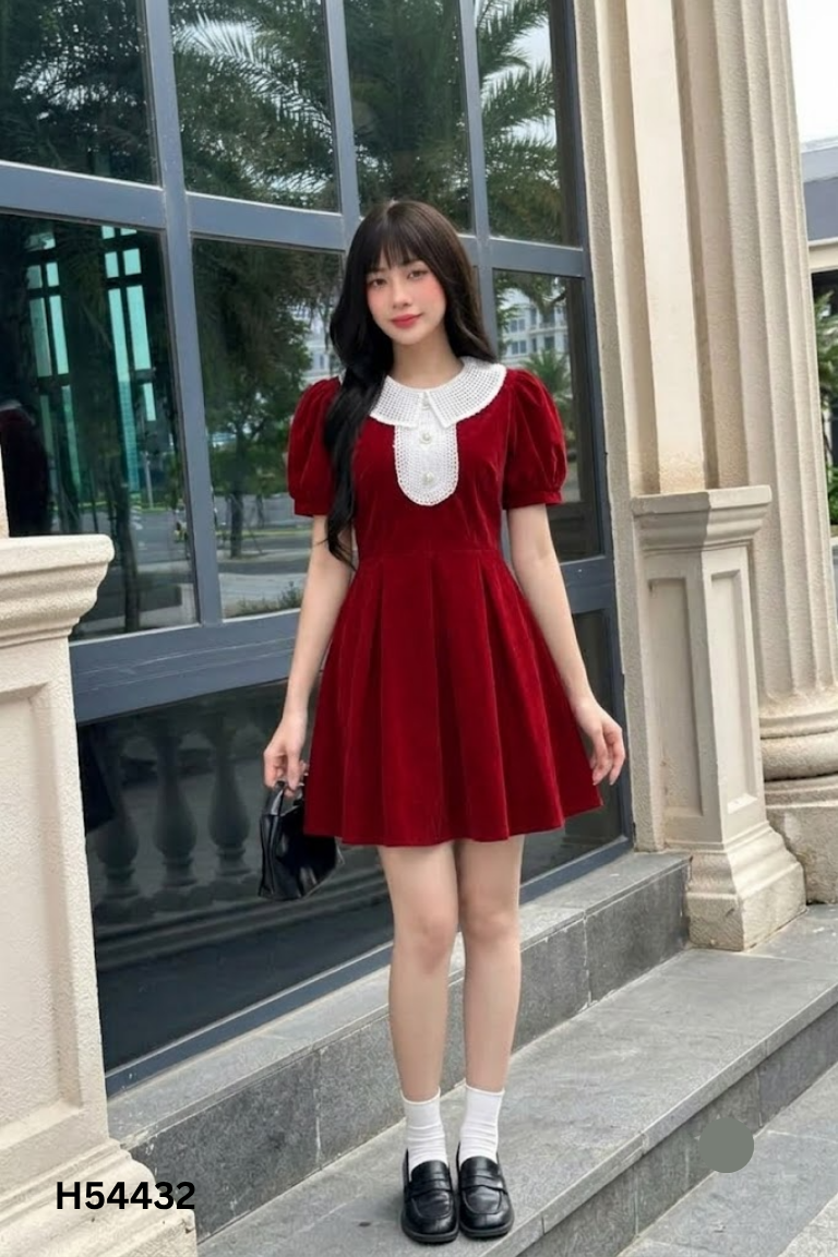 Váy đỏ nhung phối cổ ren
