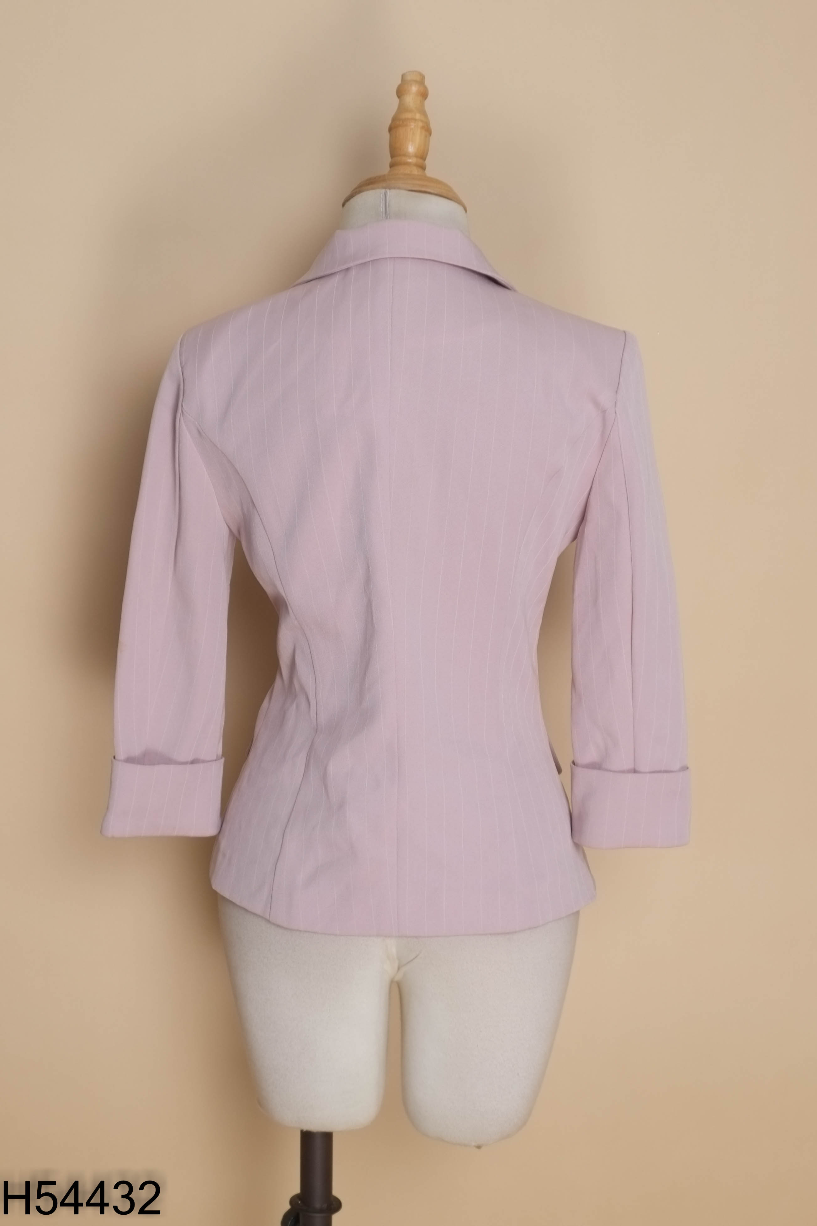 Áo khoác vest lửng hồng sọc trắng