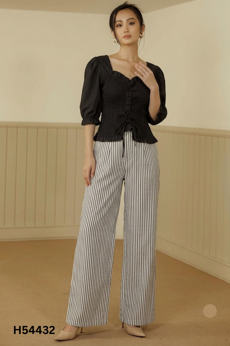 Set áo đen trễ vai + quần kẻ đen thô