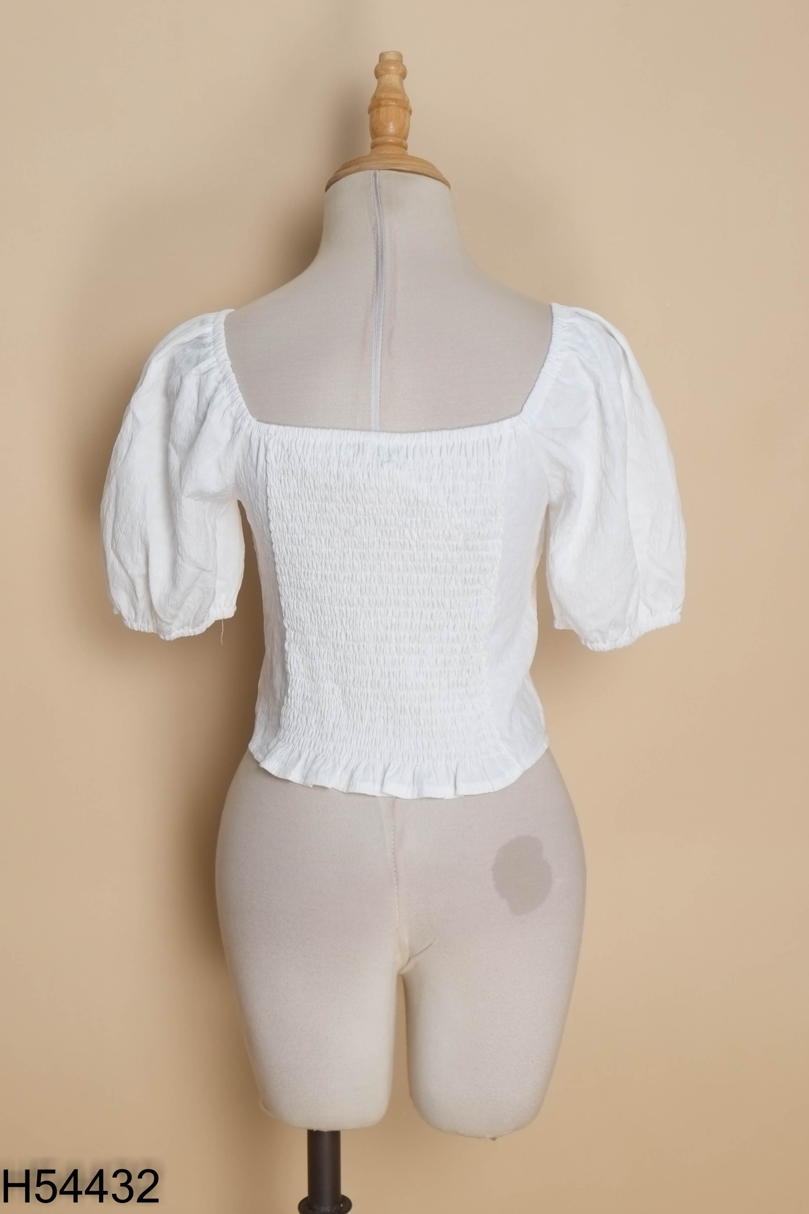 Áo crotop trắng trễ vai buộc dây