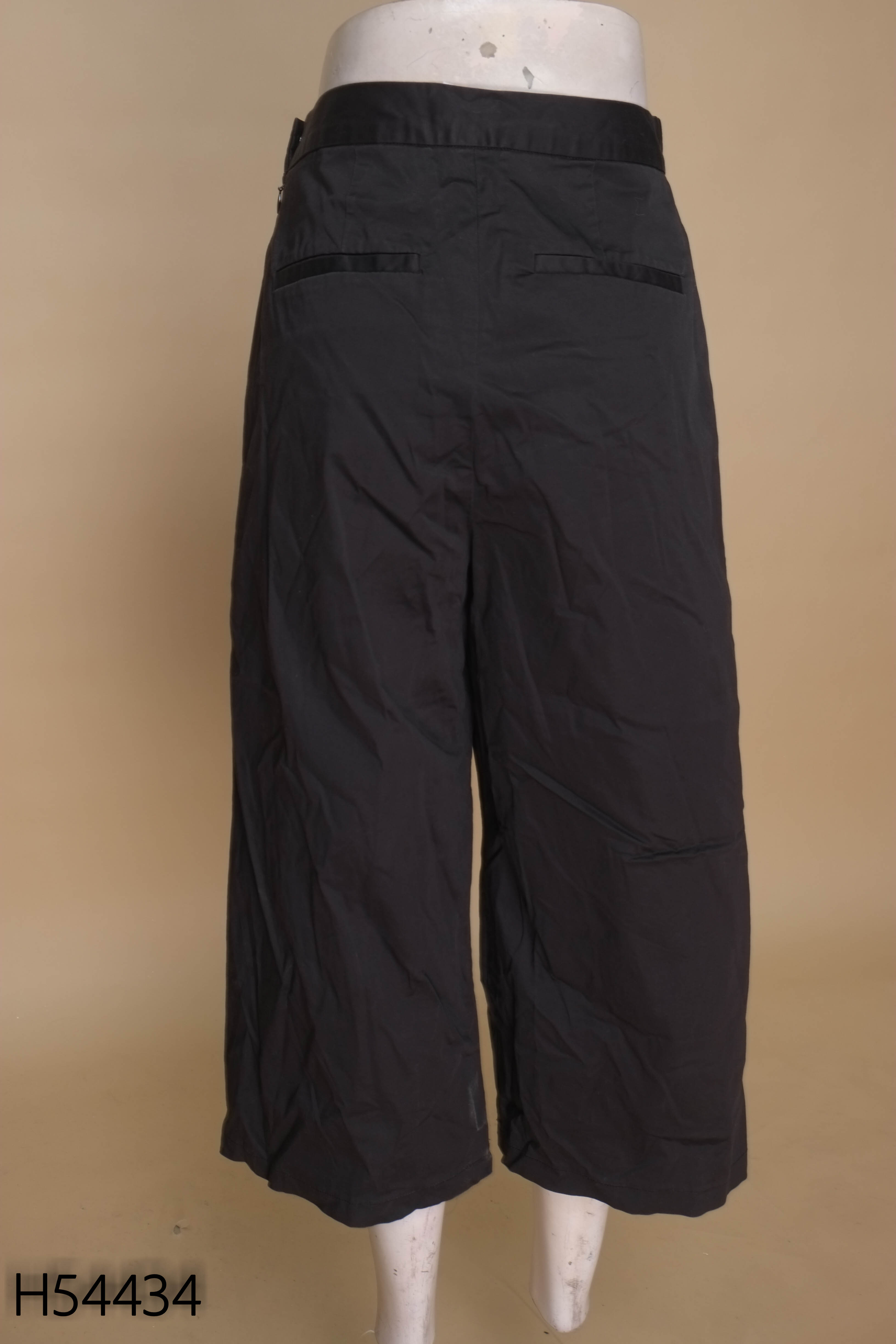 Quần culottes đen trơn
