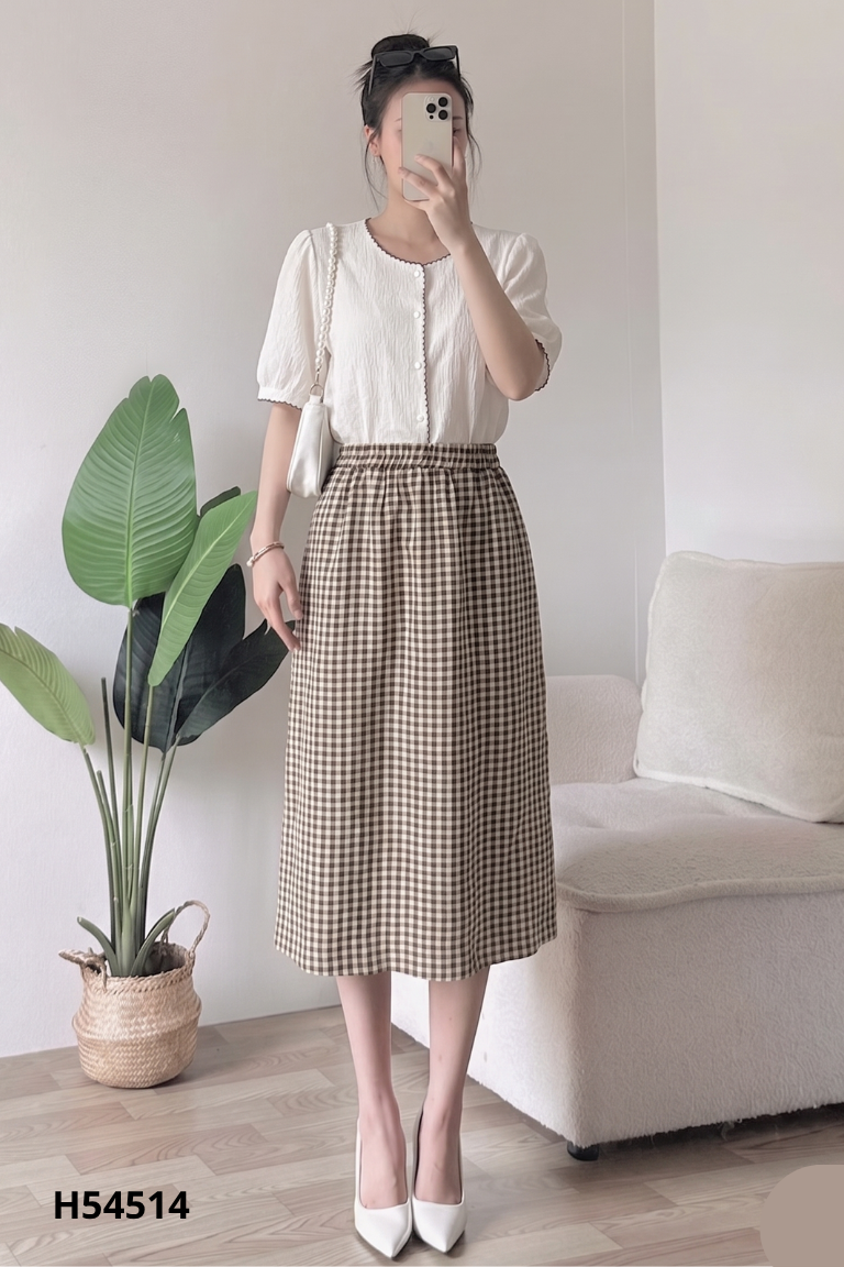 Set áo be viền nâu + chân váy nâu caro