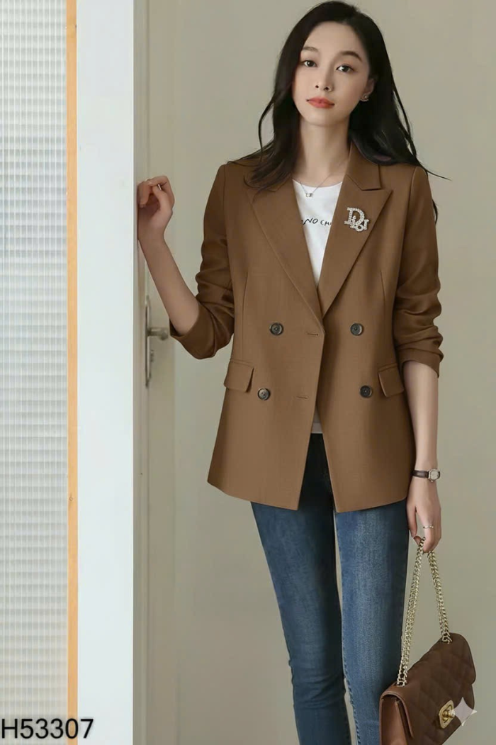 Áo blazer nâu đính charm đá