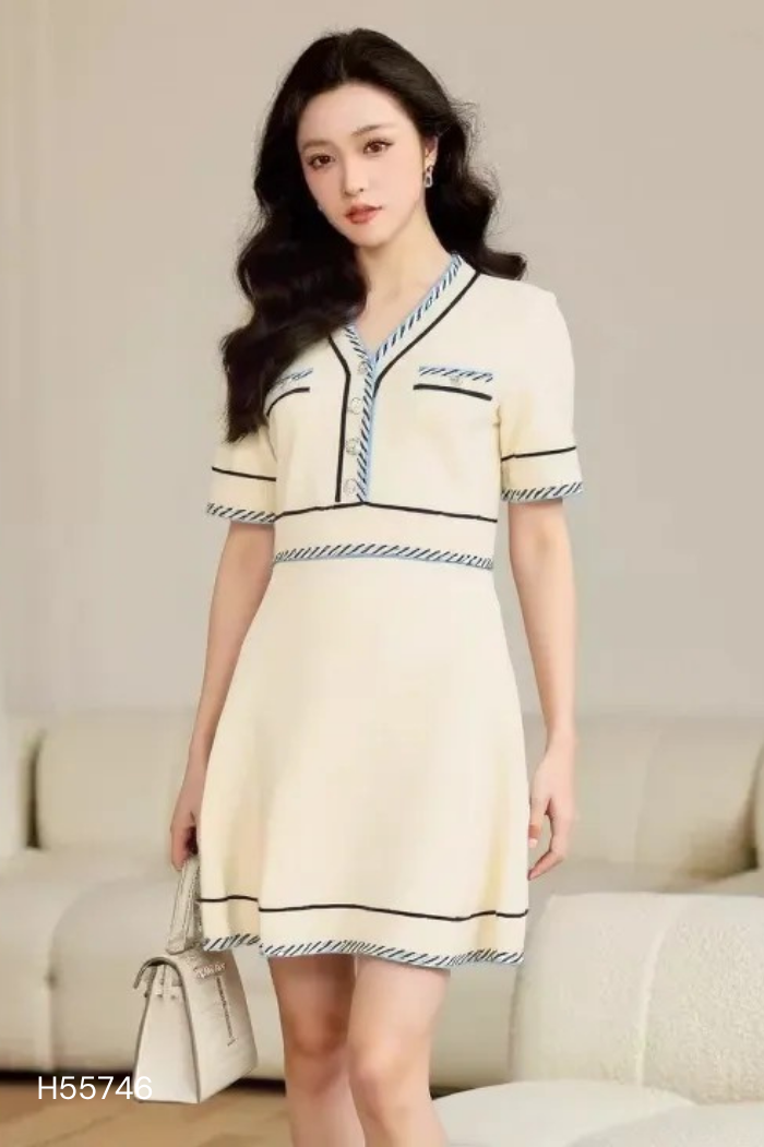 Váy be viền đen xanh