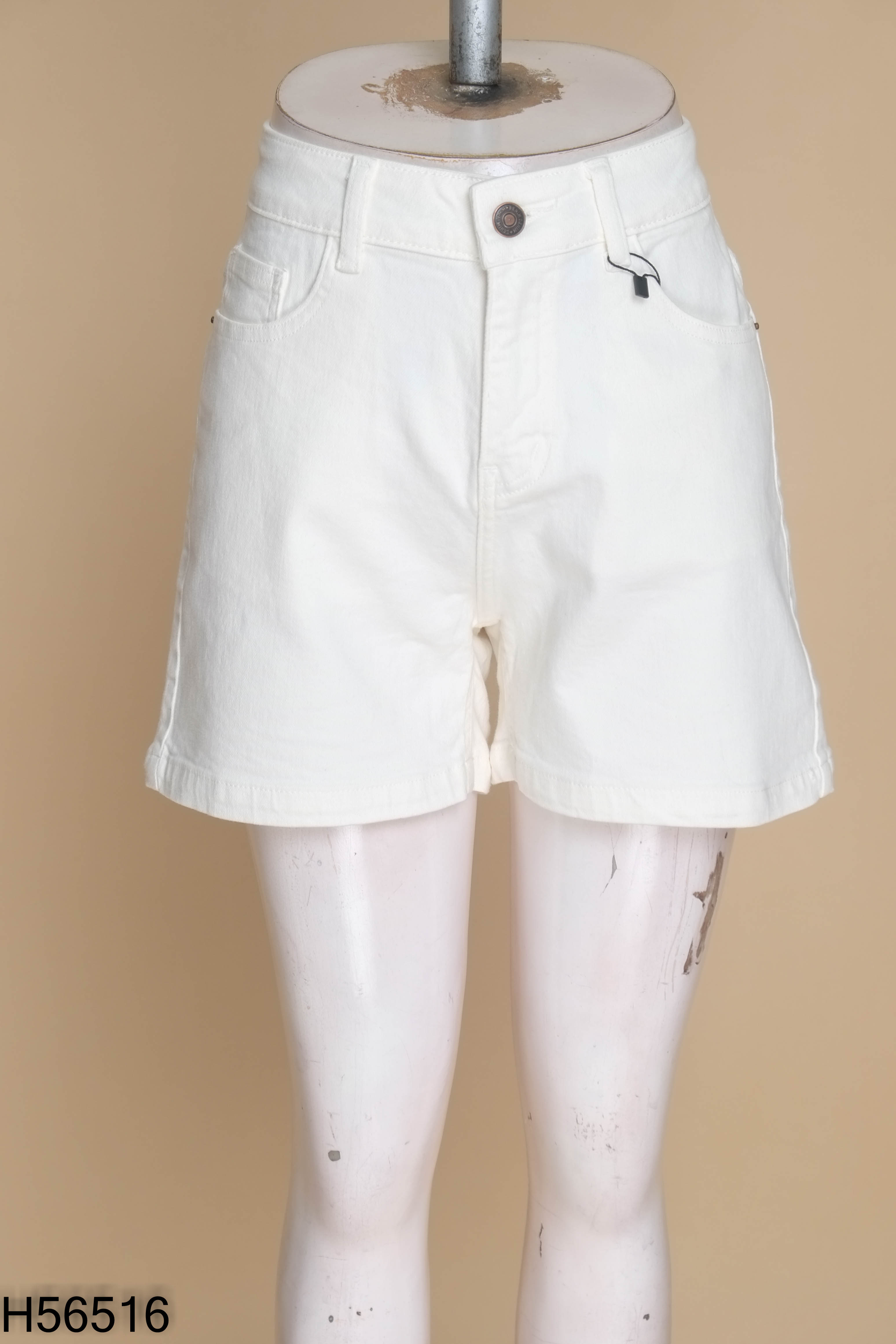 NEWTAG Quần short jean trắng